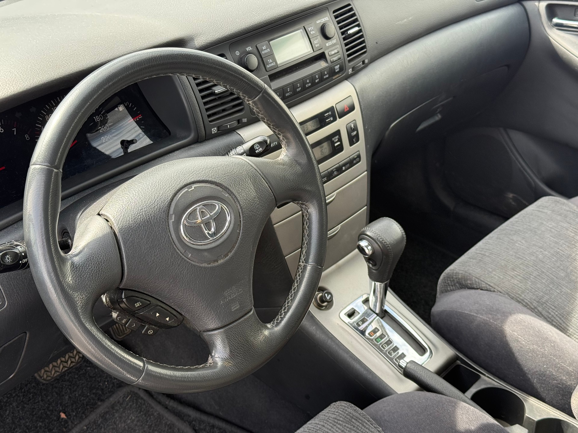 TOYOTA Corolla 1.6 Linea Sol AUTOMAT (MFK,SERVICE)-image-8
