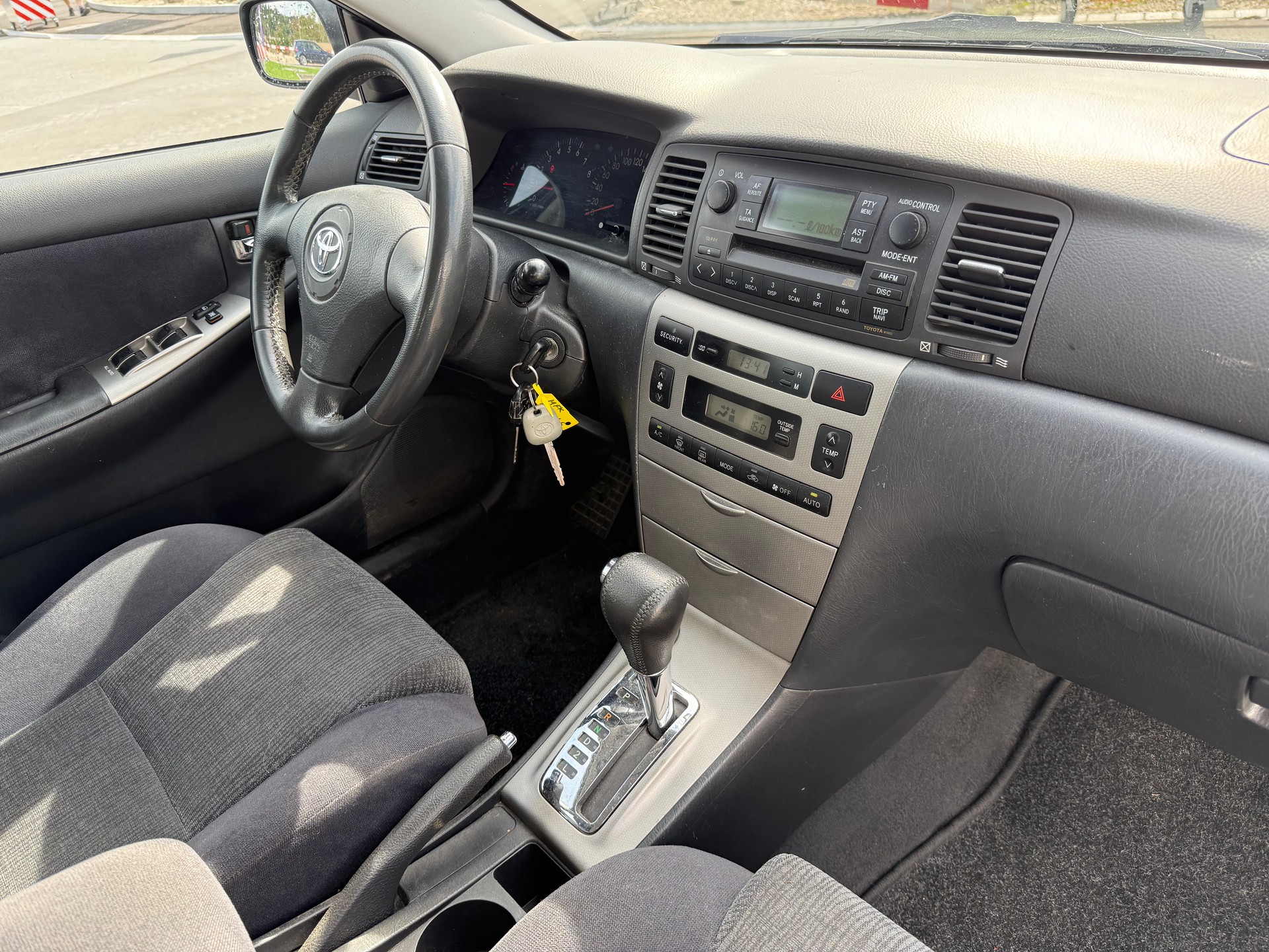 TOYOTA Corolla 1.6 Linea Sol AUTOMAT (MFK,SERVICE)-image-9