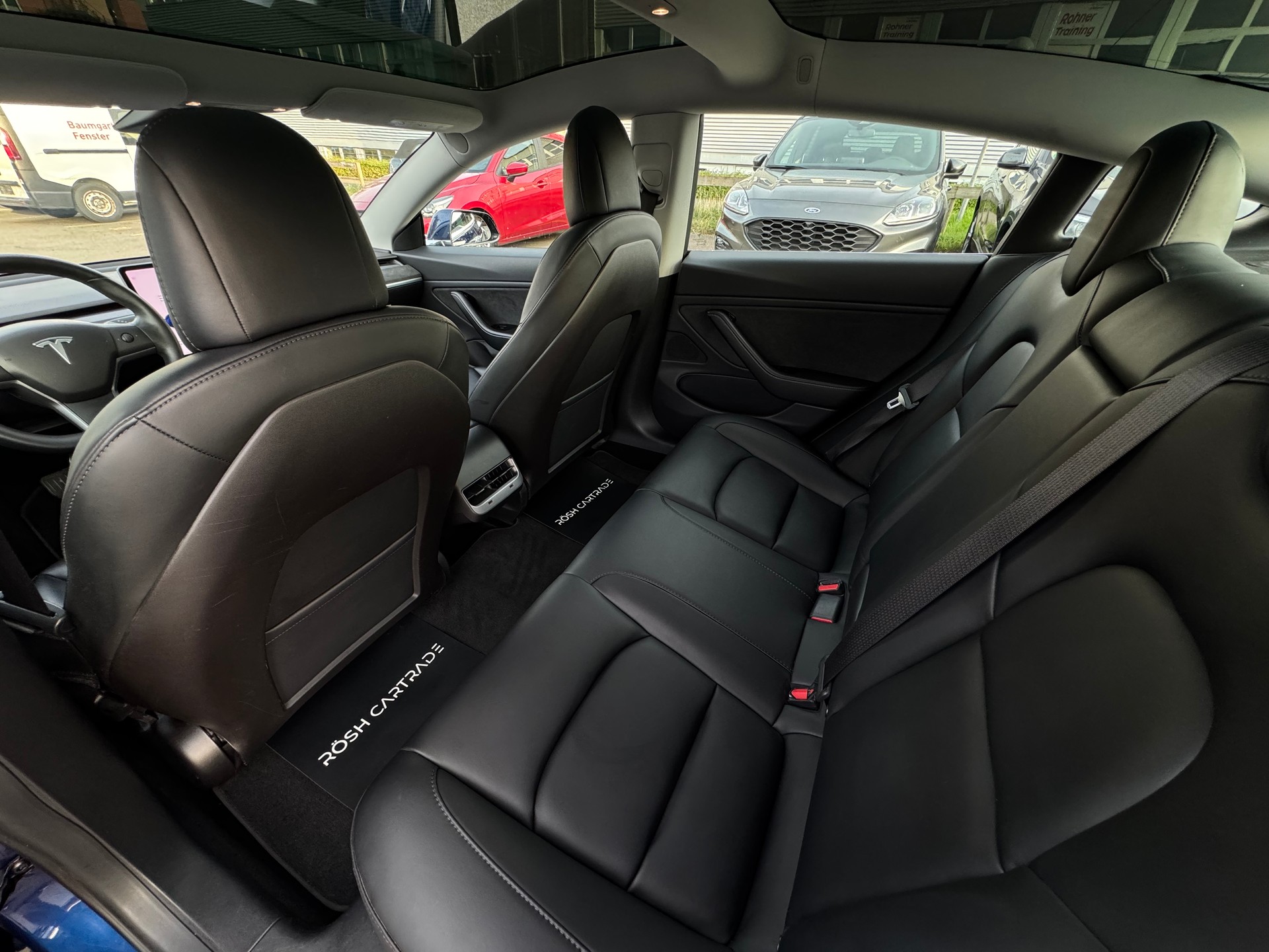 TESLA Model 3 Long Range Dual Motor AWD-image-9