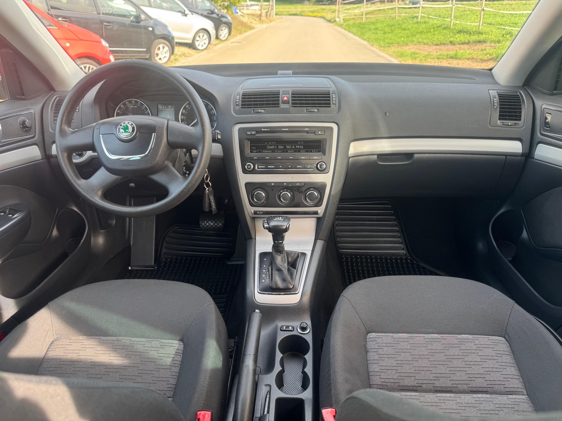 SKODA Octavia Combi 1.6 TDI Ambition DSG-image-7