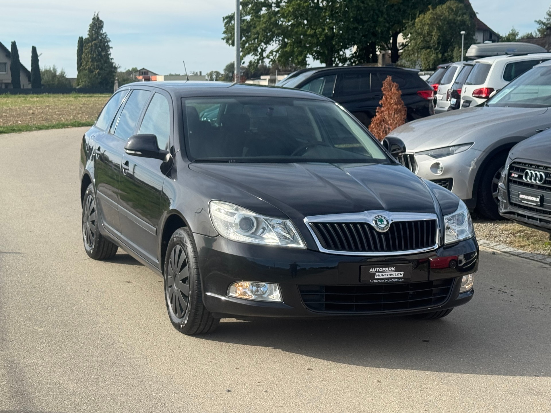SKODA Octavia Combi 1.6 TDI Ambition DSG-image-1