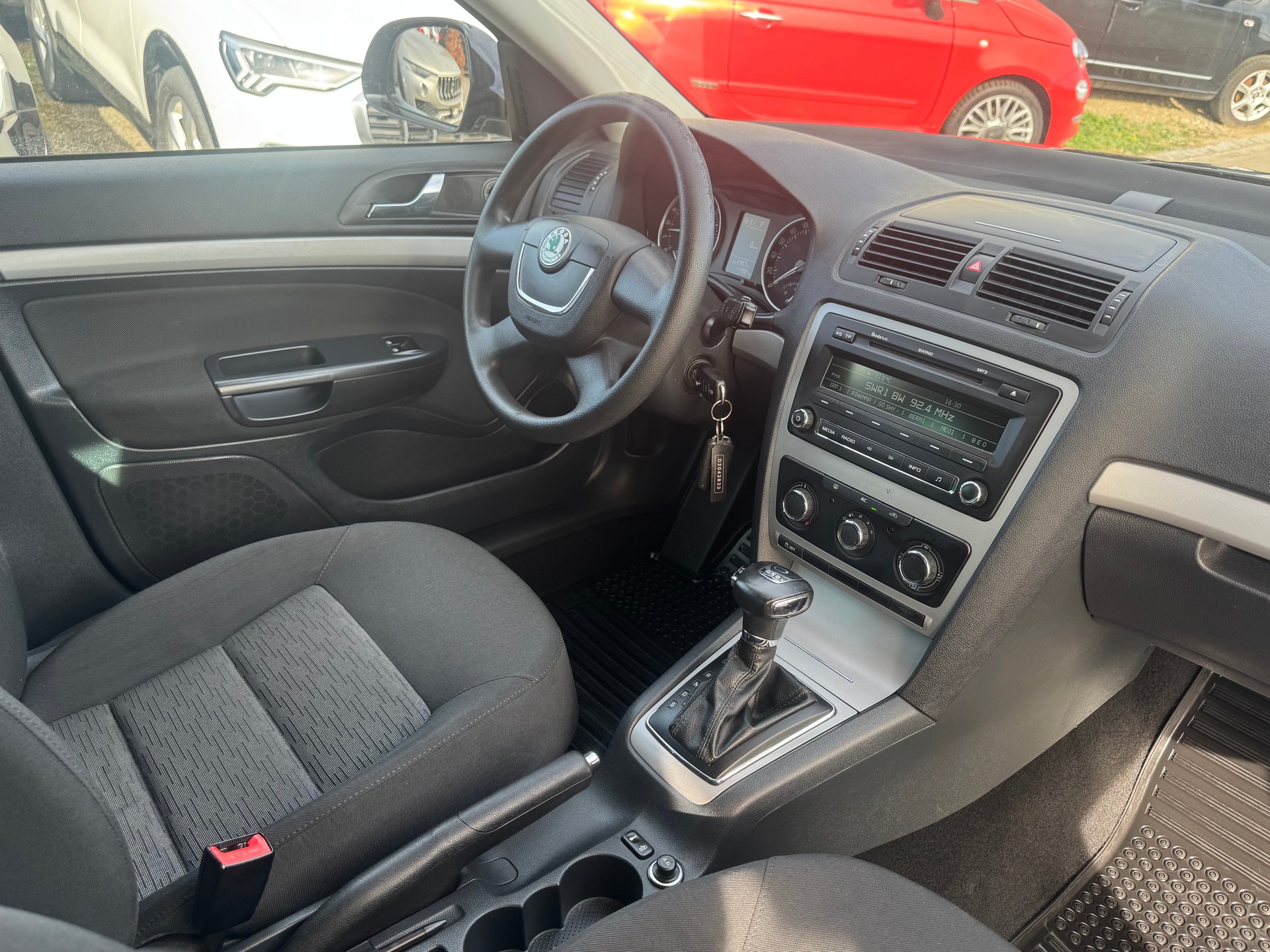 SKODA Octavia Combi 1.6 TDI Ambition DSG-image-6