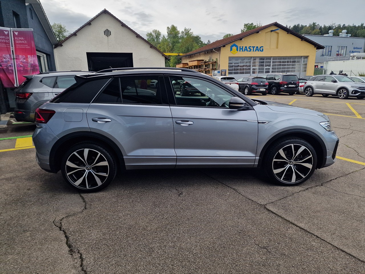VW T-Roc 2.0 TSI R-Line DSG 4Motion-image-6