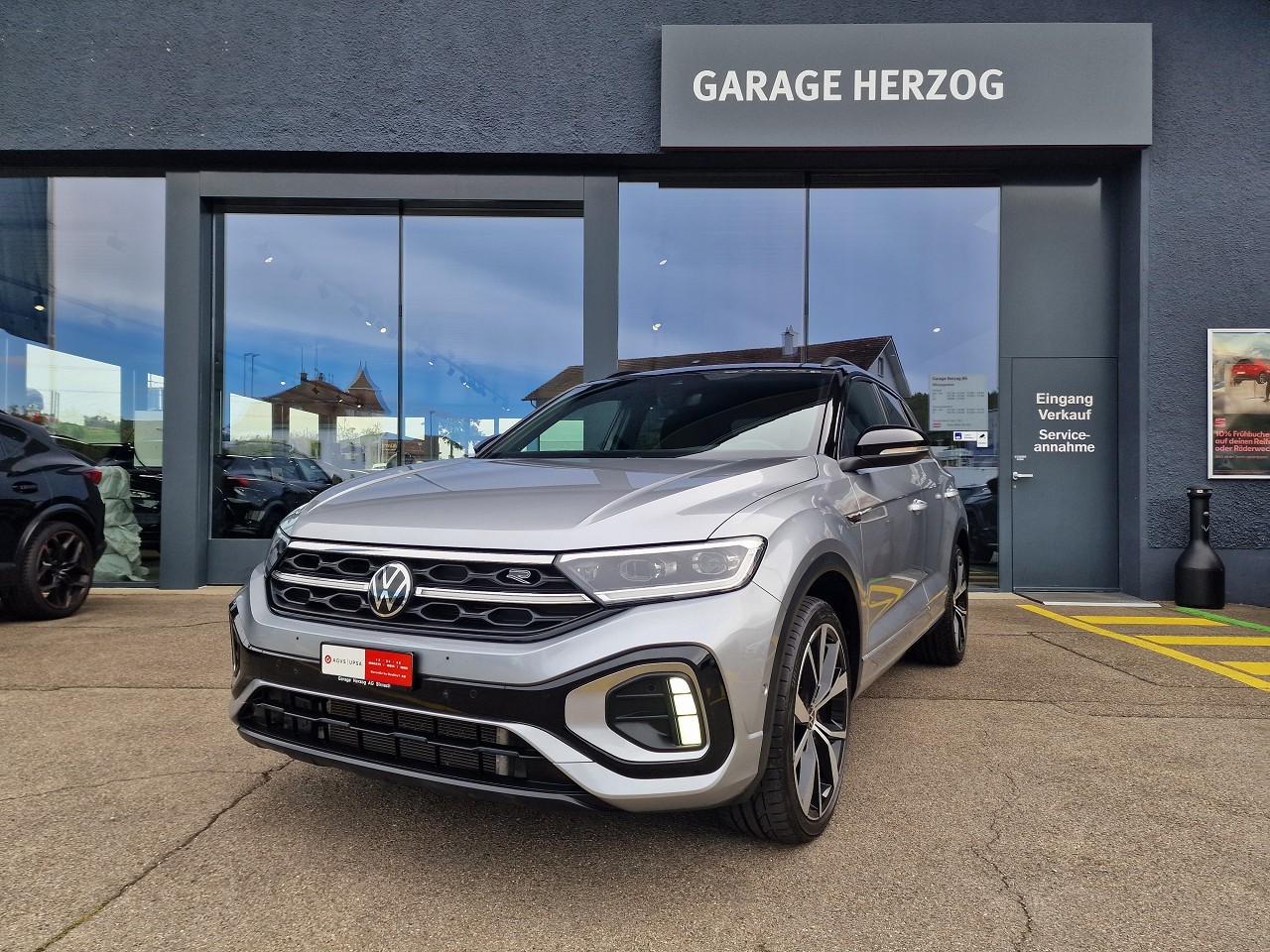 VW T-Roc 2.0 TSI R-Line DSG 4Motion-image-0