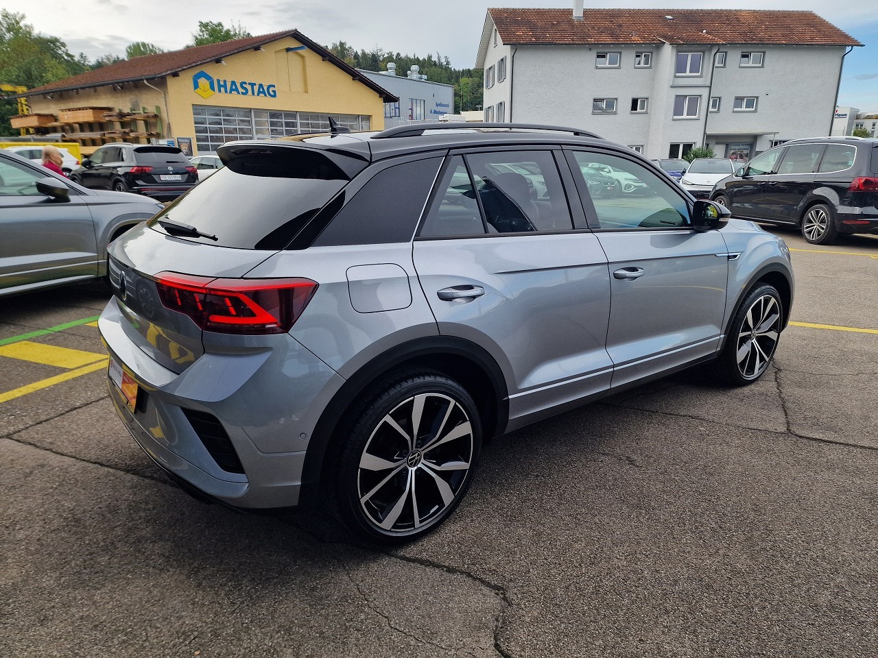 VW T-Roc 2.0 TSI R-Line DSG 4Motion-image-5