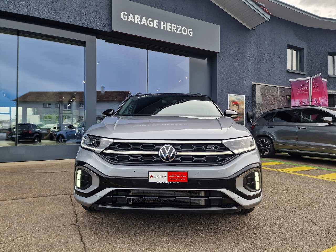 VW T-Roc 2.0 TSI R-Line DSG 4Motion-image-8