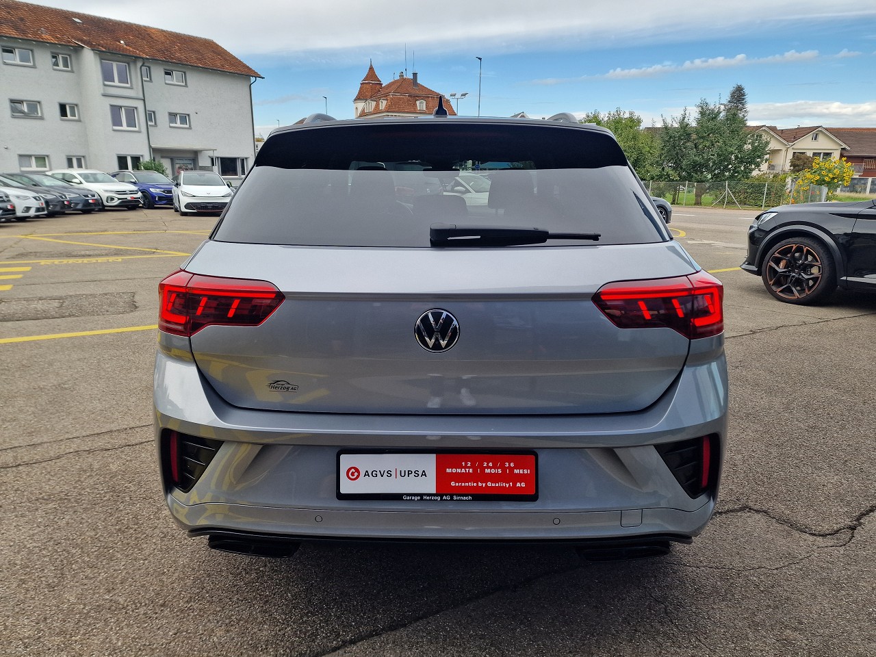 VW T-Roc 2.0 TSI R-Line DSG 4Motion-image-4