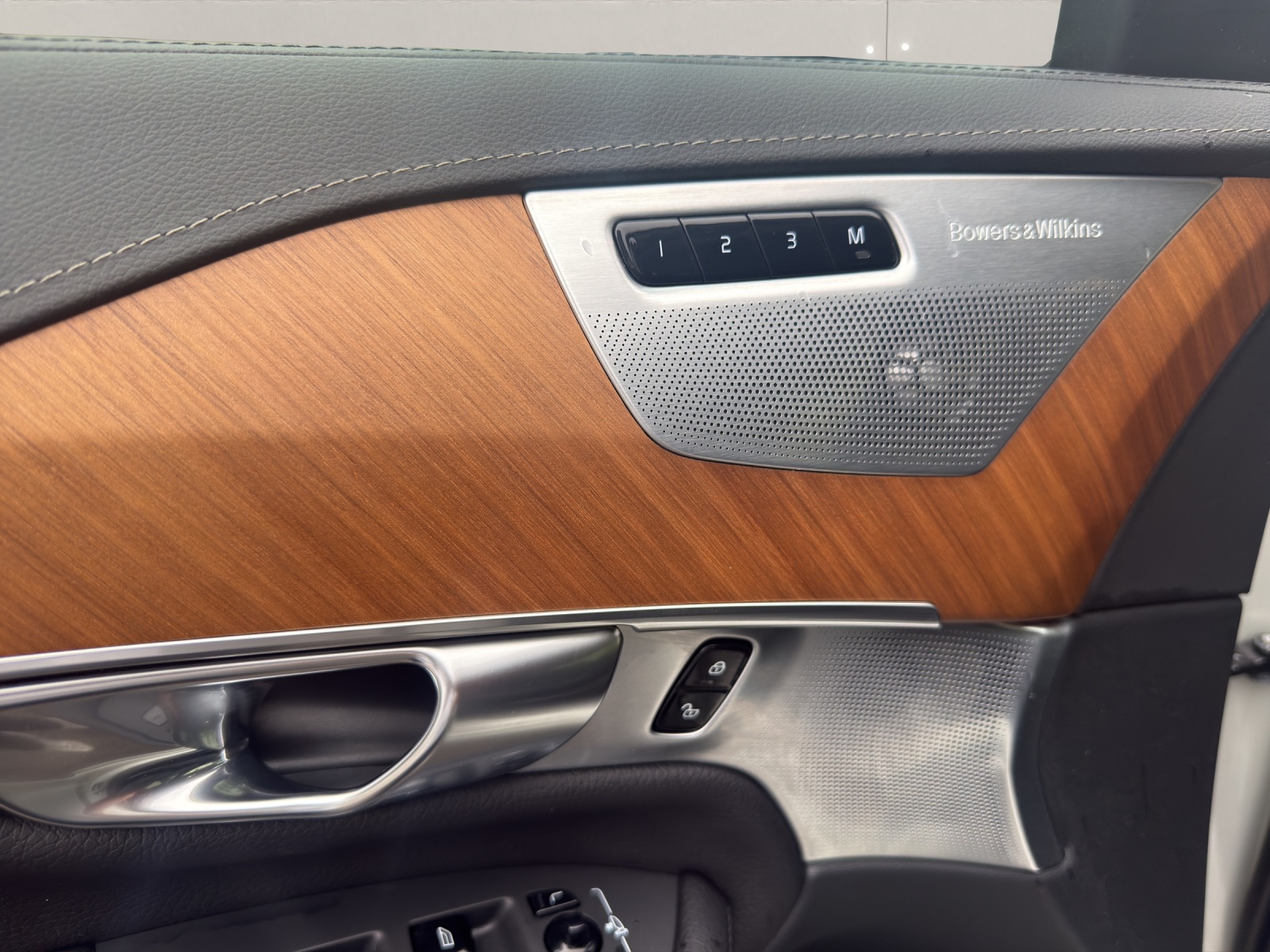 VOLVO XC90 2.0 T8 TE Inscription 7P. eAWD-image-16