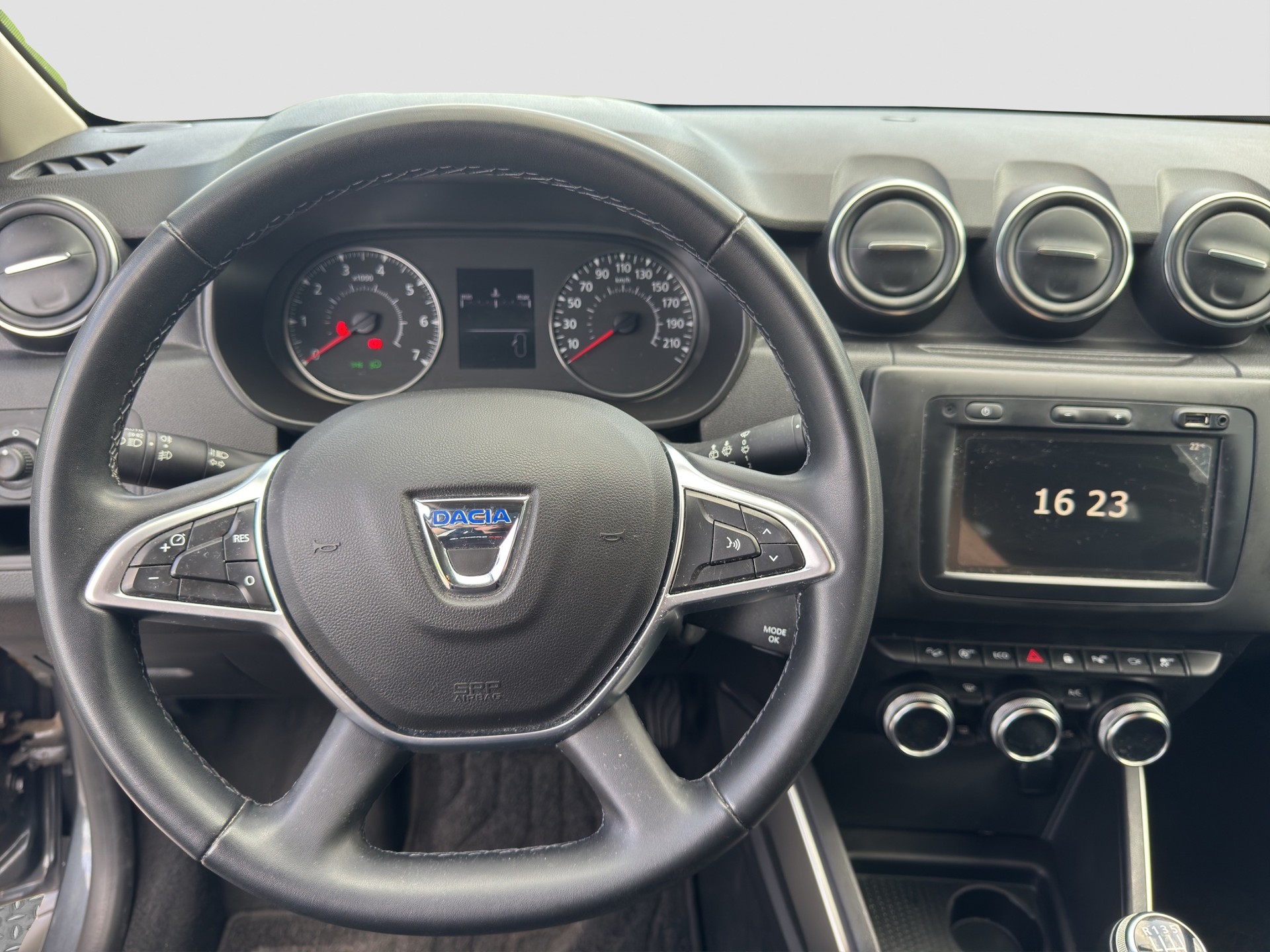 DACIA Duster TCe 150 Ultimate 4x4 | HERBSTAKTION đ | ab CHF 149.â/Mt. | Multiview Kamera | Keyless | Sitzheizung-image-10