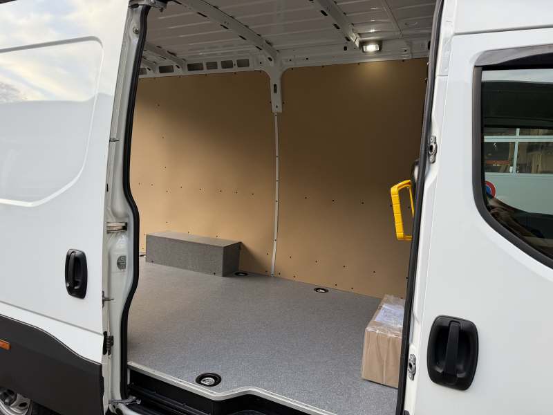 IVECO Daily 35S18HA8V Kaw.3520L H2.1 3.0 HPI 176-image-8