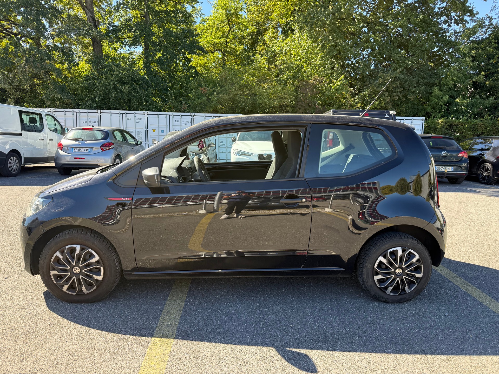 VW Up 1.0 take up-image-1