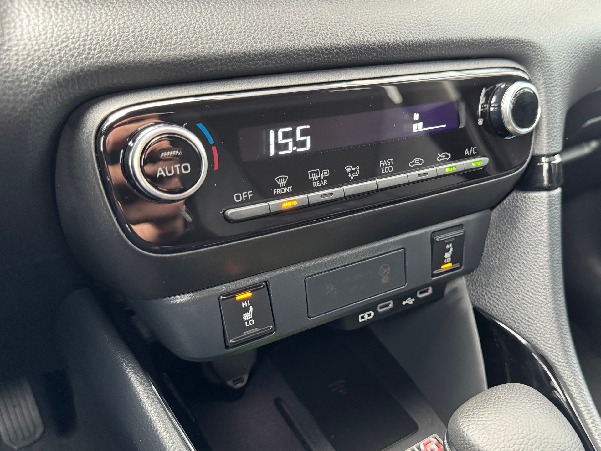 TOYOTA Yaris 1.5 Trend e-CVT-image-17