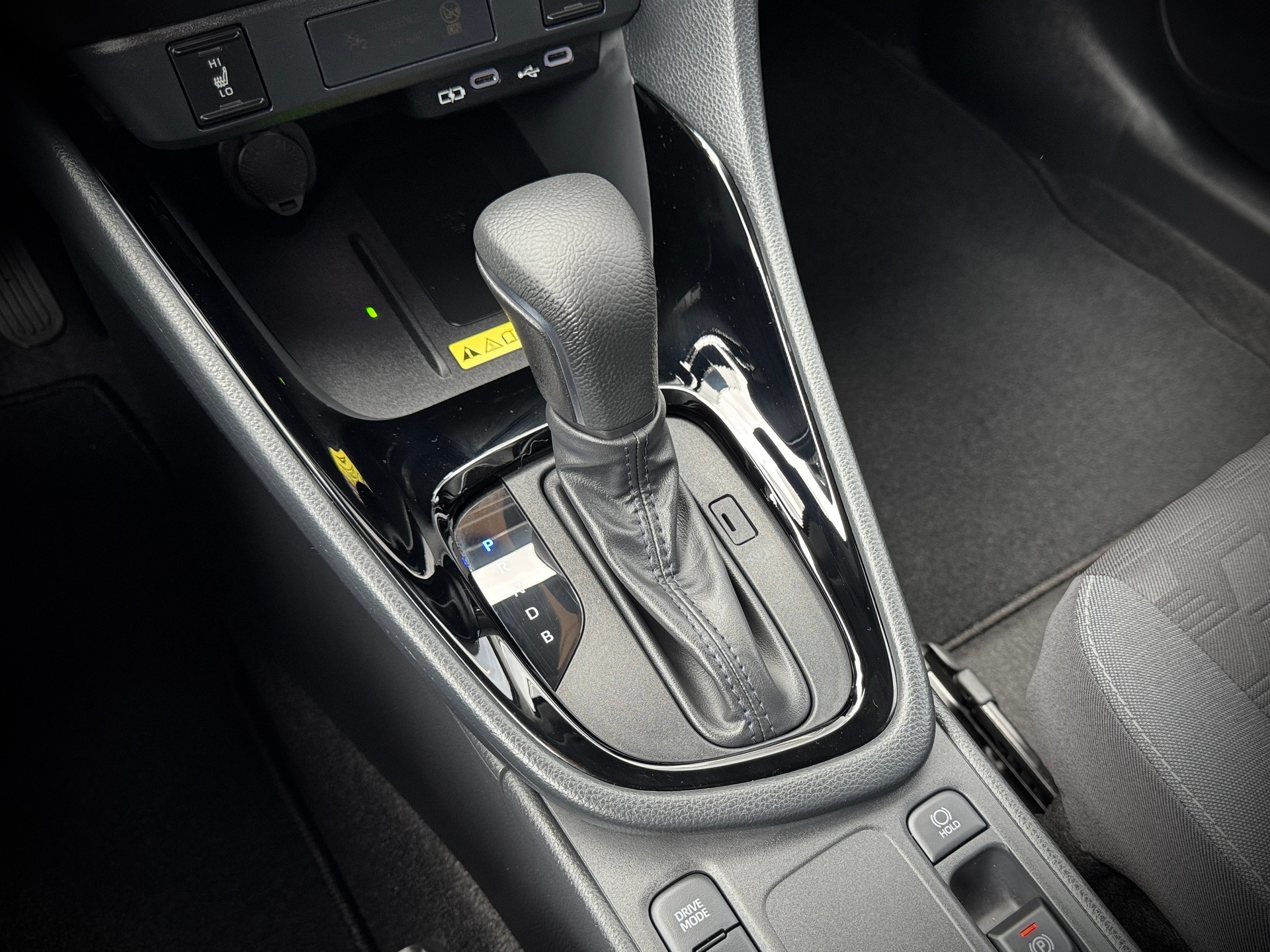 TOYOTA Yaris 1.5 Trend e-CVT-image-16