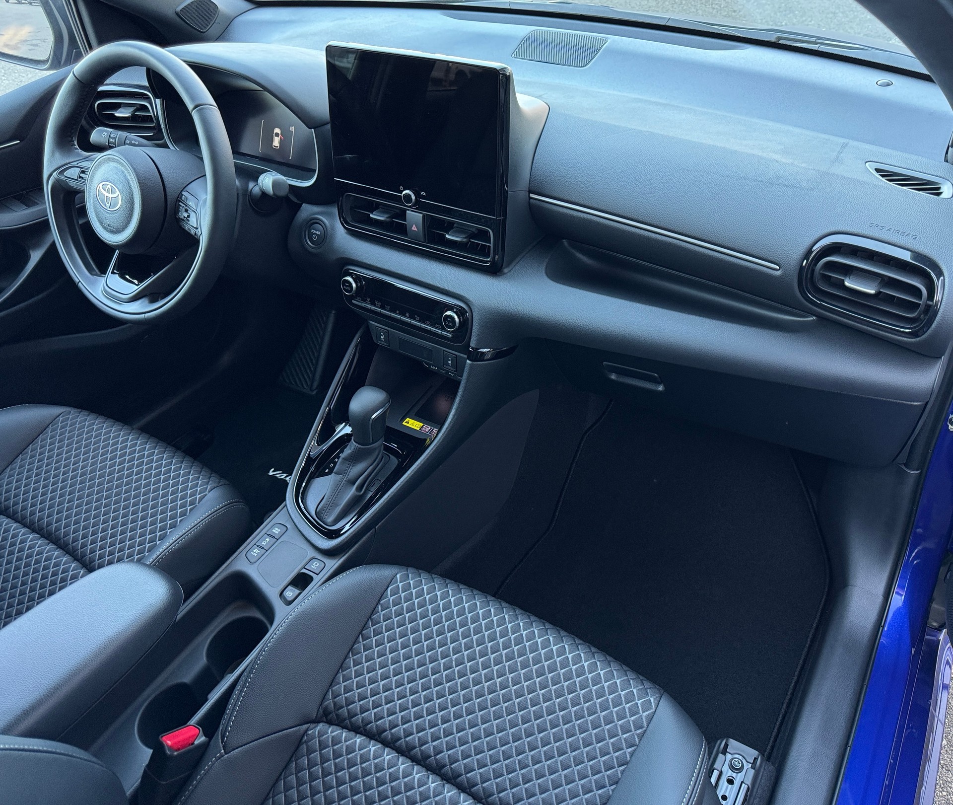 TOYOTA Yaris 1.5 Trend e-CVT-image-7