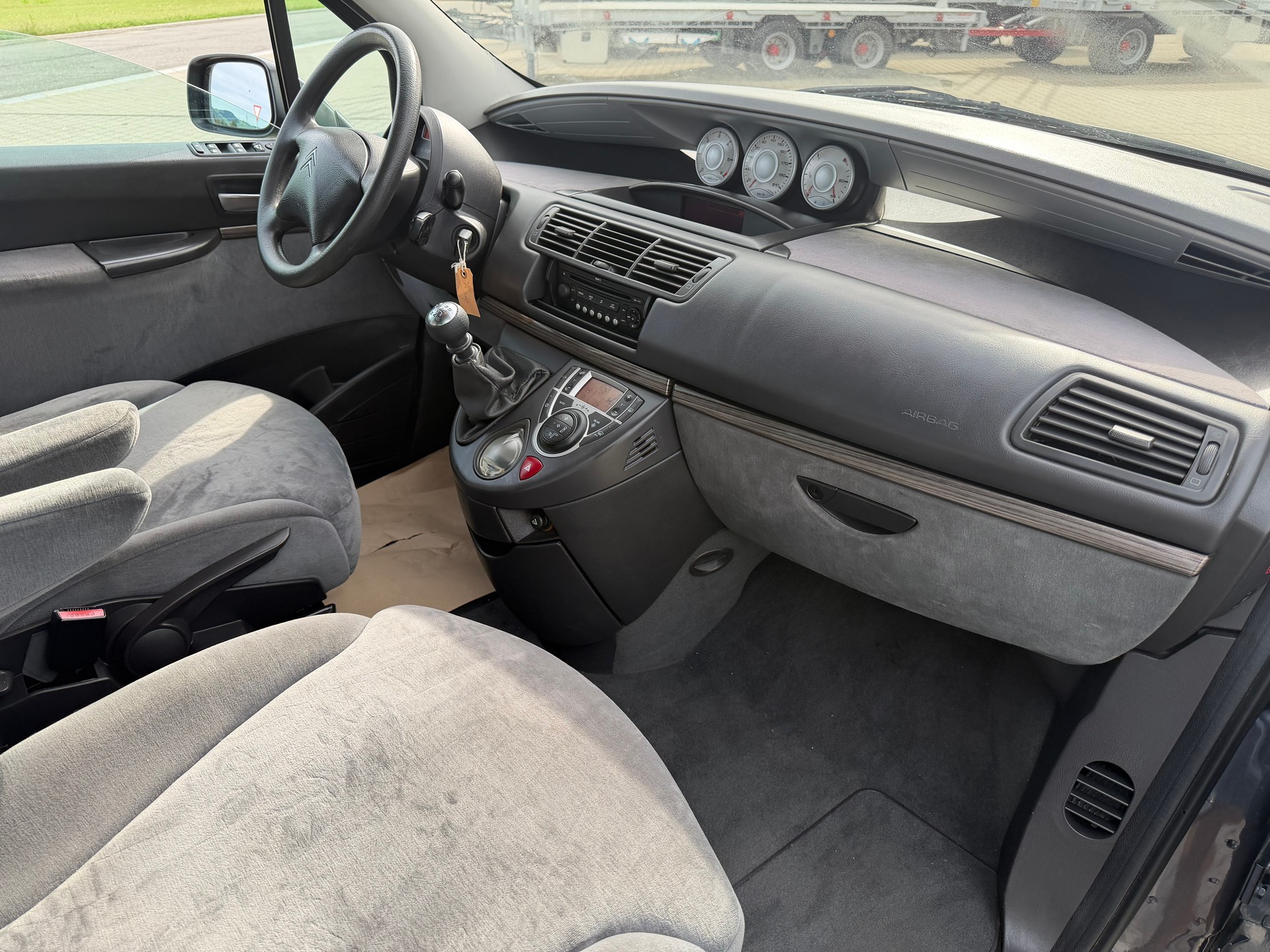 CITROEN C8 2.0 16V HDi Exclusive 7 Sitzplätze-image-4