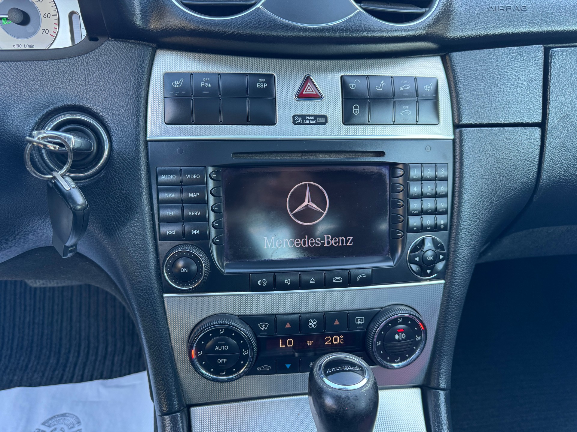 MERCEDES-BENZ CLK 350 Avantgarde 7G-Tronic-image-21