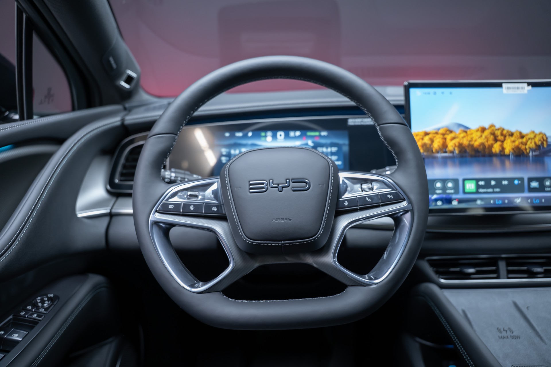BYD Sealion 7 91,3 kWh Excellence AWD / Panoramadach / Head-Up Display / 360° Kamera-image-28