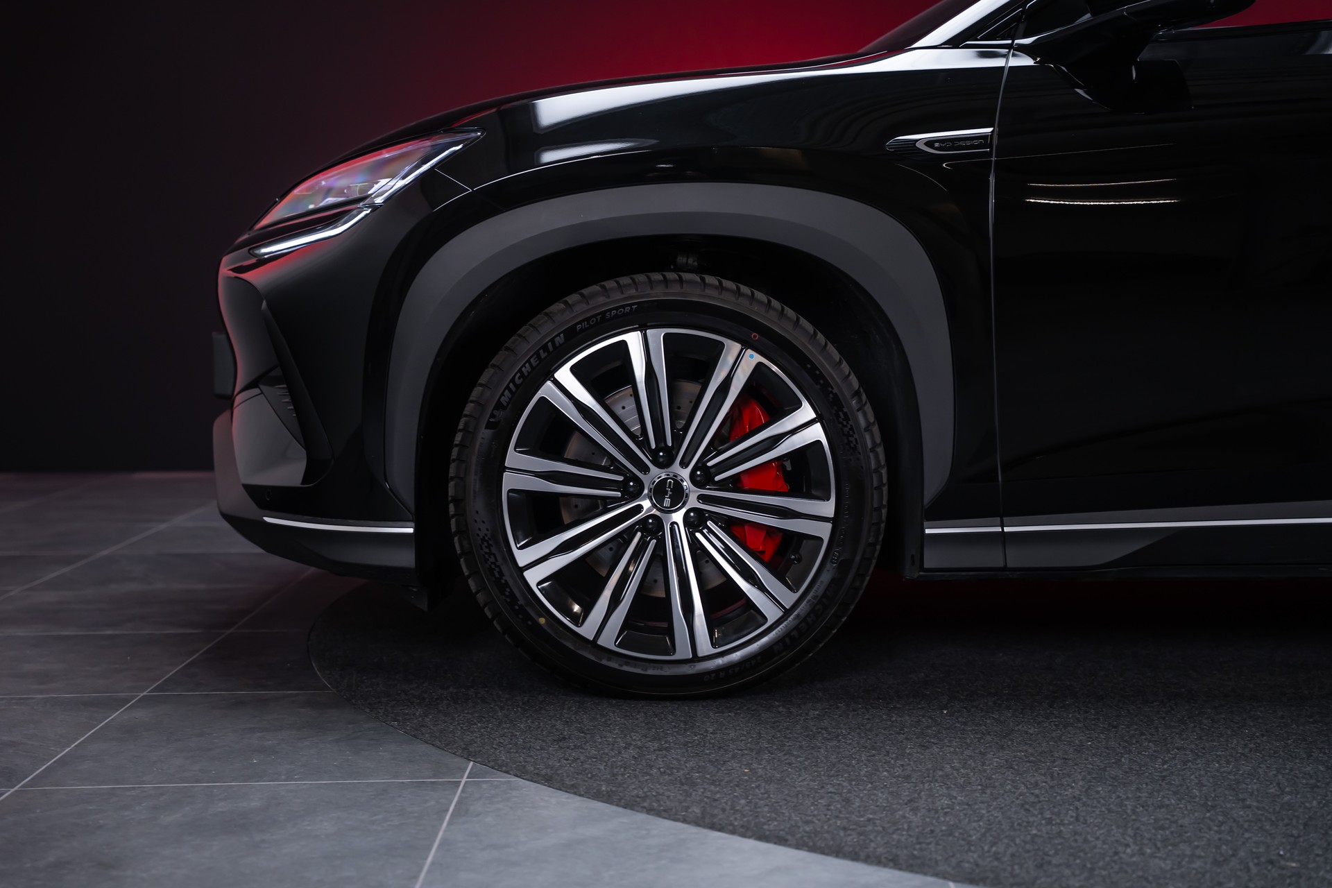 BYD Sealion 7 91,3 kWh Excellence AWD / Panoramadach / Head-Up Display / 360° Kamera-image-6