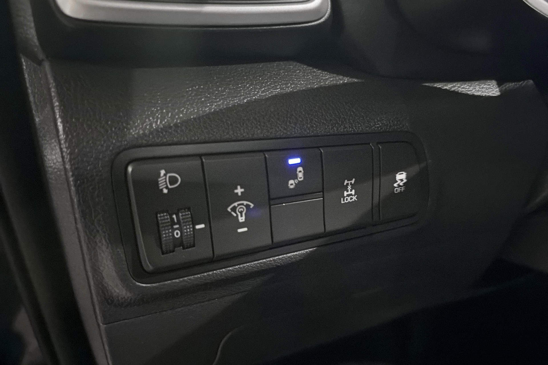 HYUNDAI Tucson 1.6 TGDI Premium + 4WD DCT-image-20