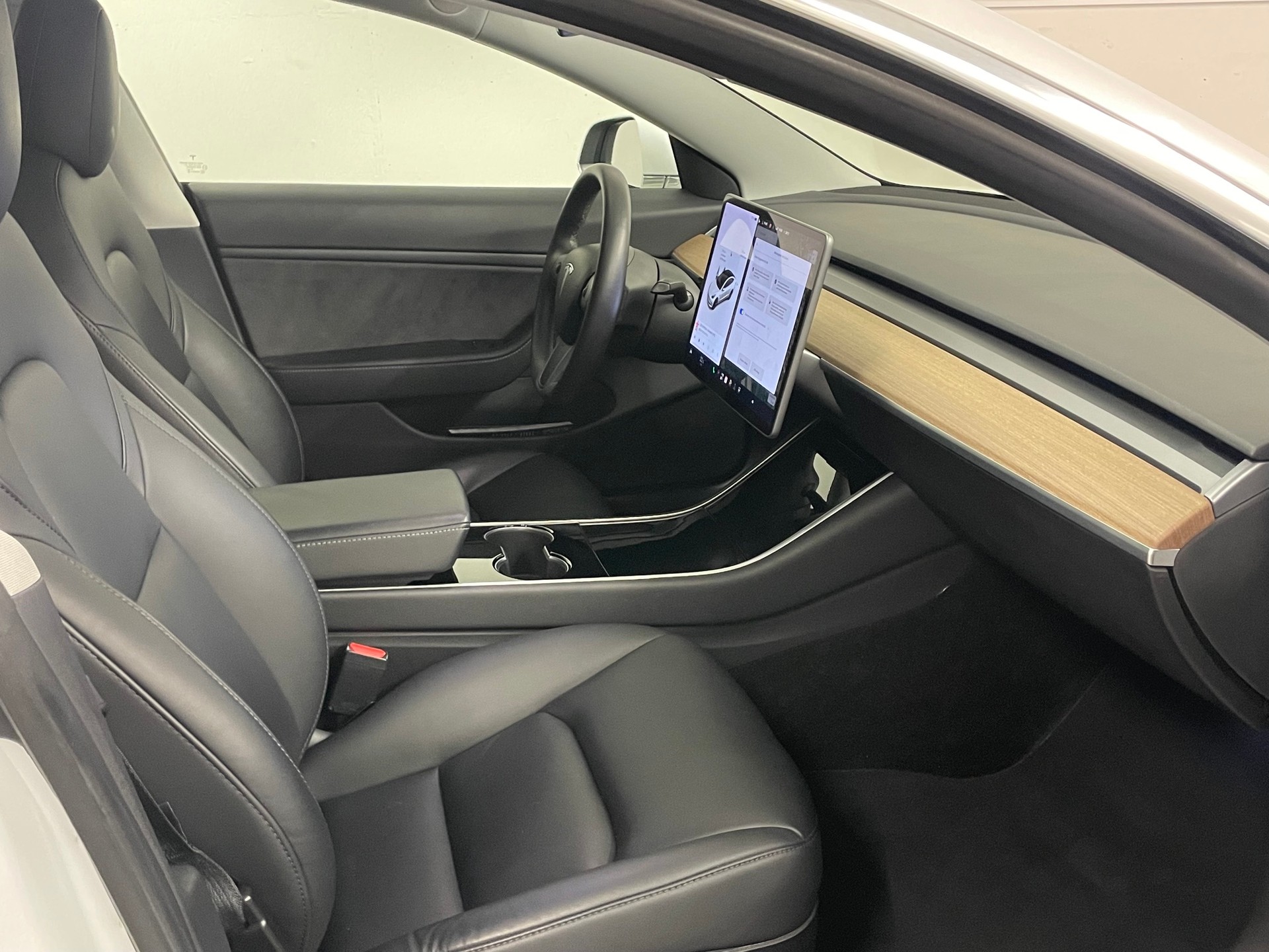 TESLA Model 3 Long Range Dual Motor AWD-image-13