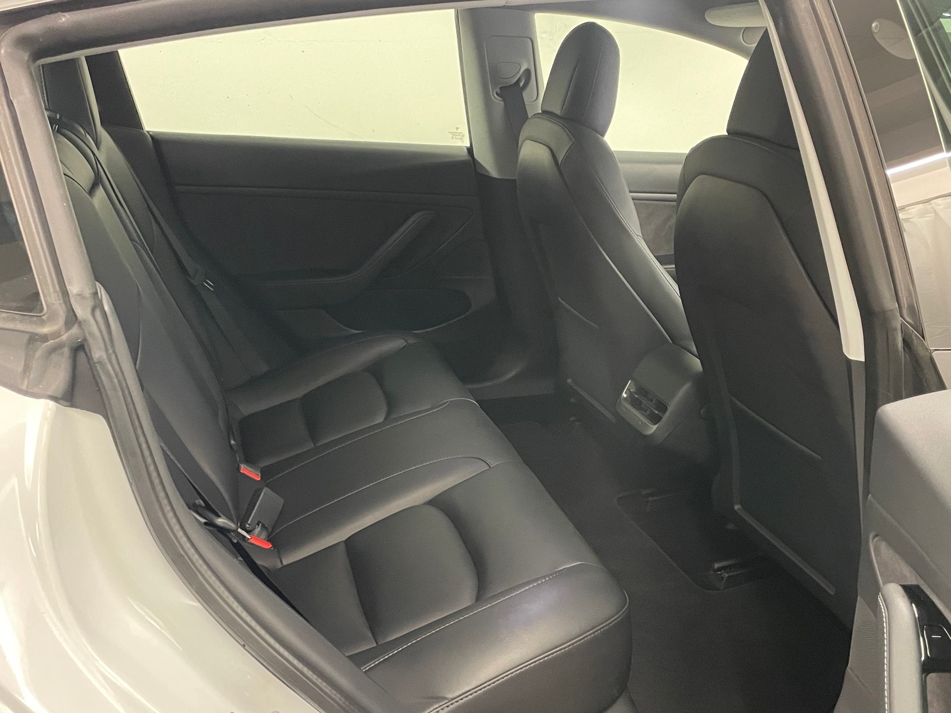 TESLA Model 3 Long Range Dual Motor AWD-image-14
