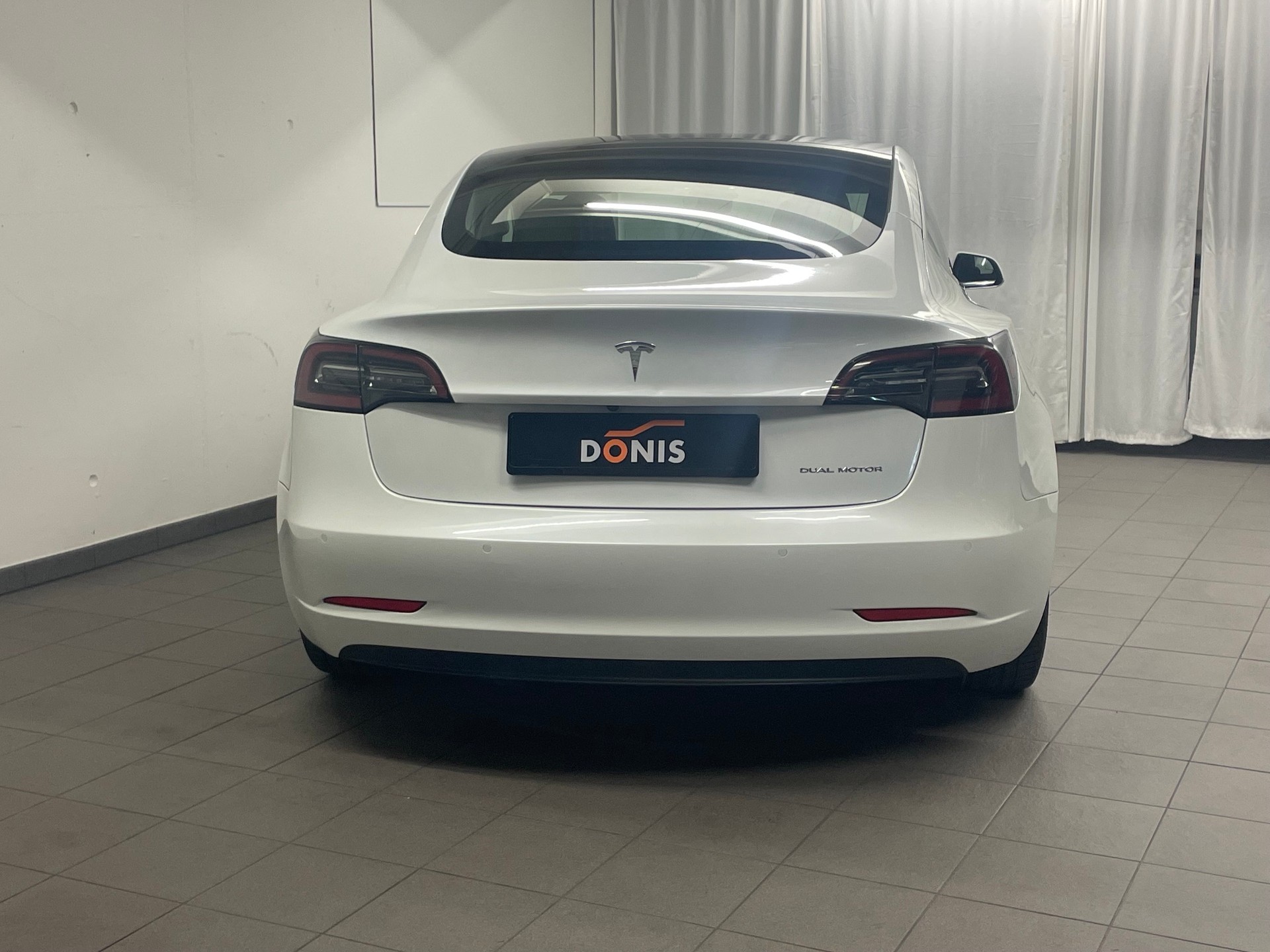 TESLA Model 3 Long Range Dual Motor AWD-image-5