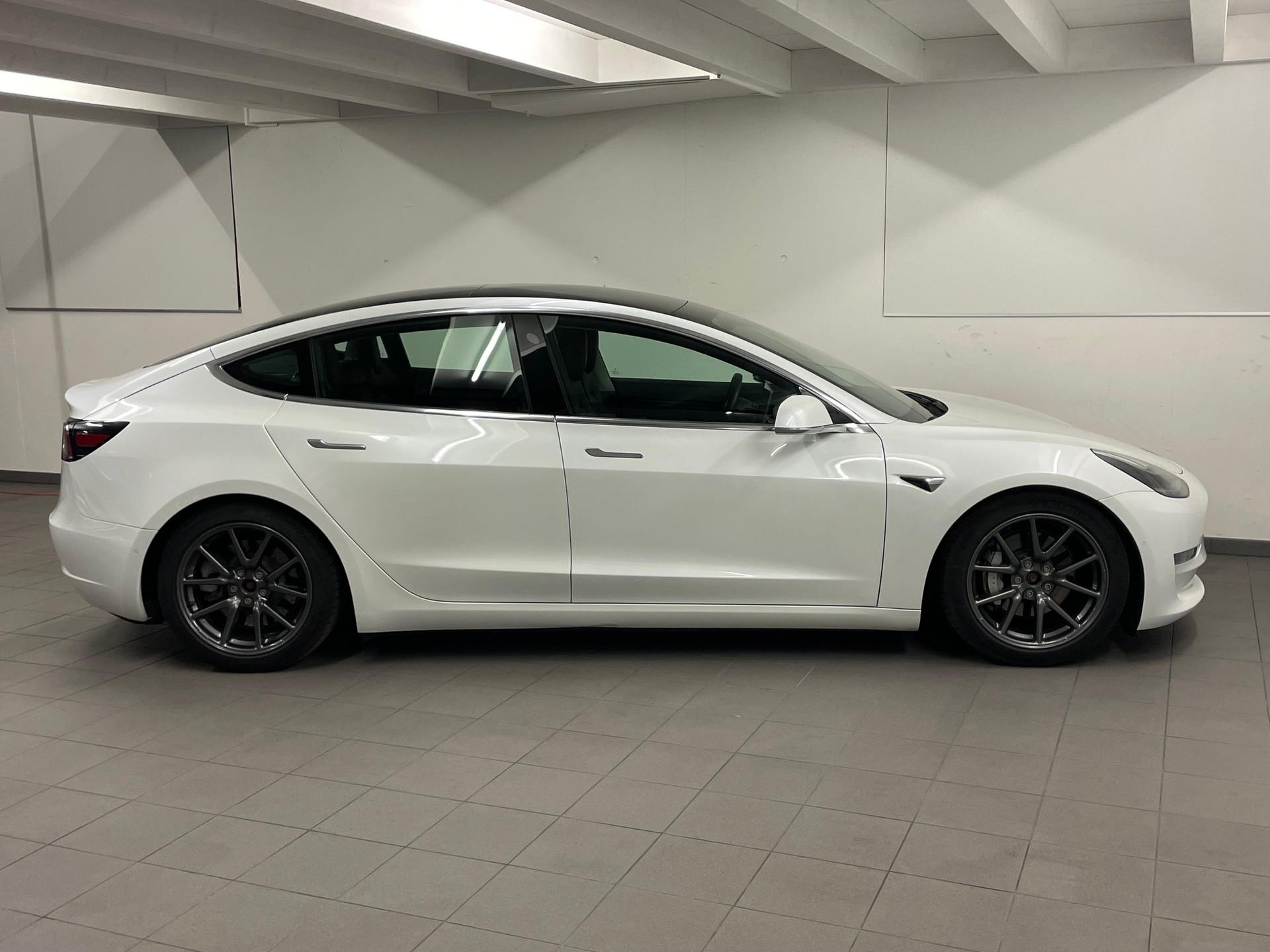 TESLA Model 3 Long Range Dual Motor AWD-image-3