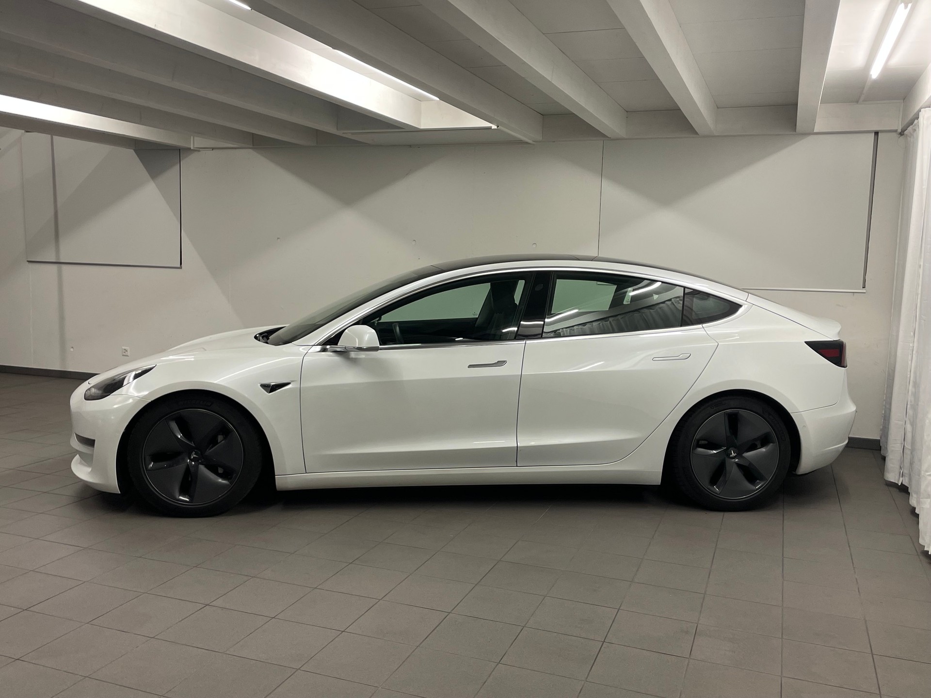 TESLA Model 3 Long Range Dual Motor AWD-image-1