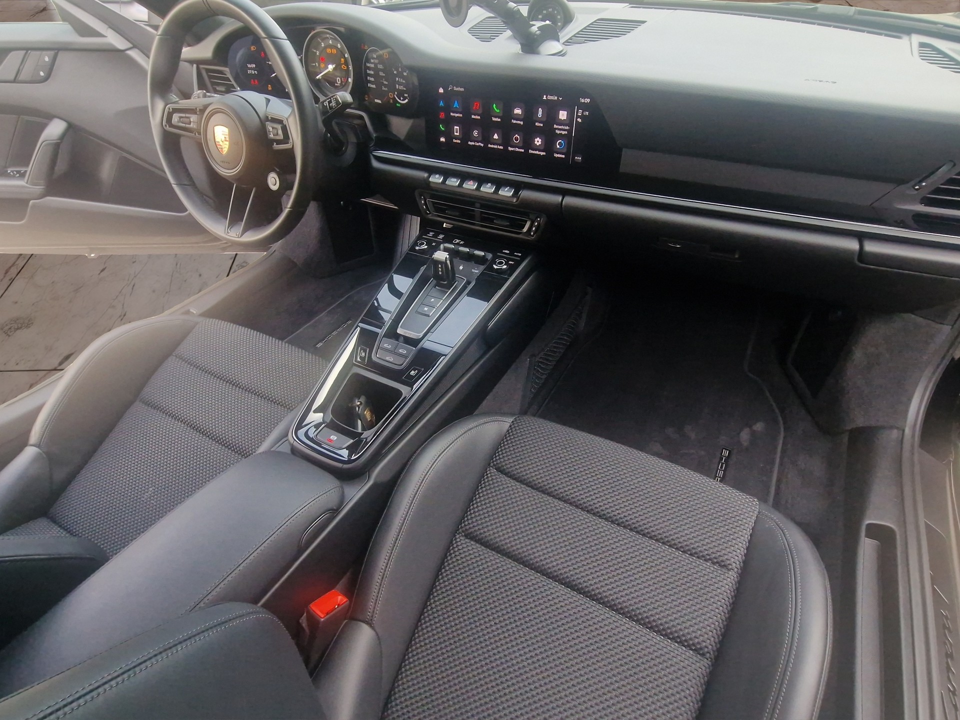 PORSCHE 911 Carrera T-image-15