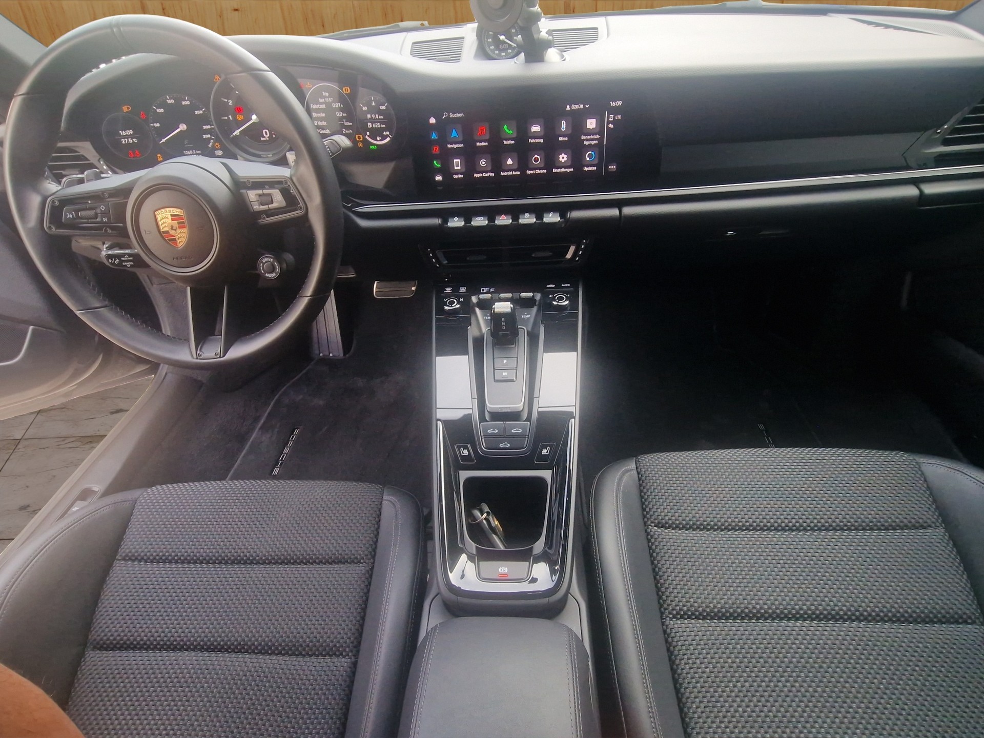 PORSCHE 911 Carrera T-image-12