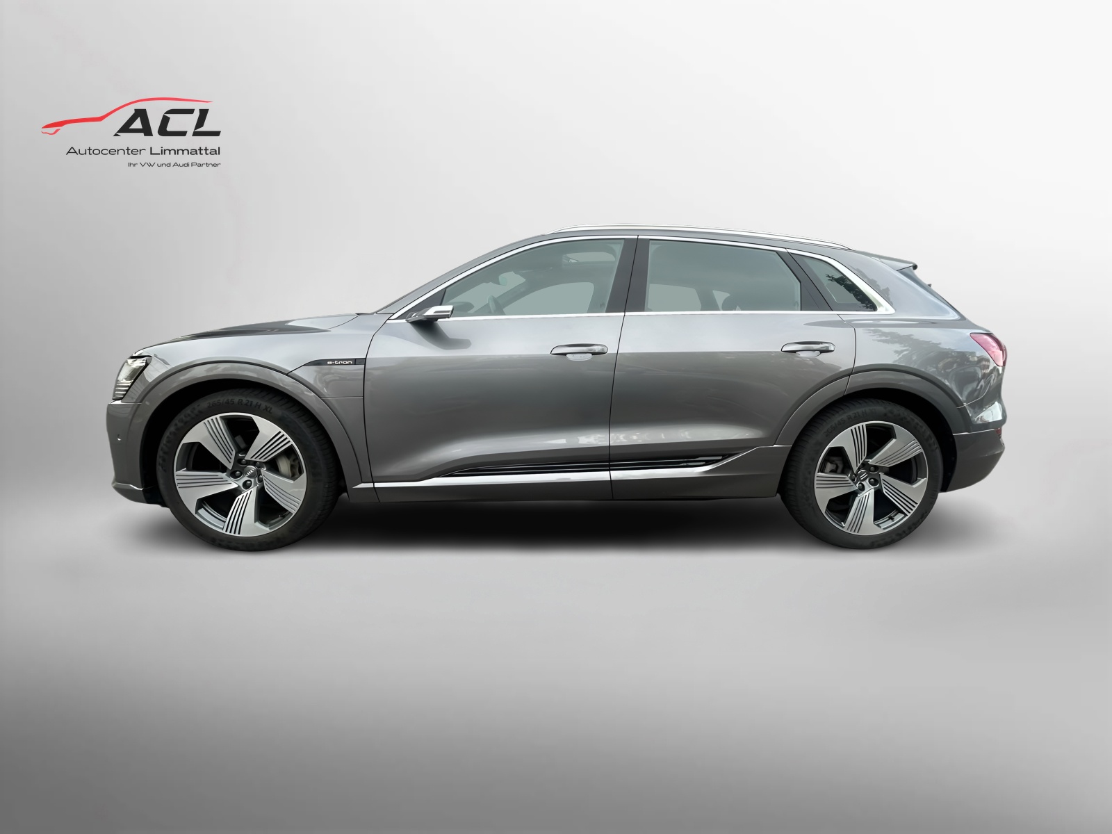 AUDI e-tron 55 Advanced quattro-image-2