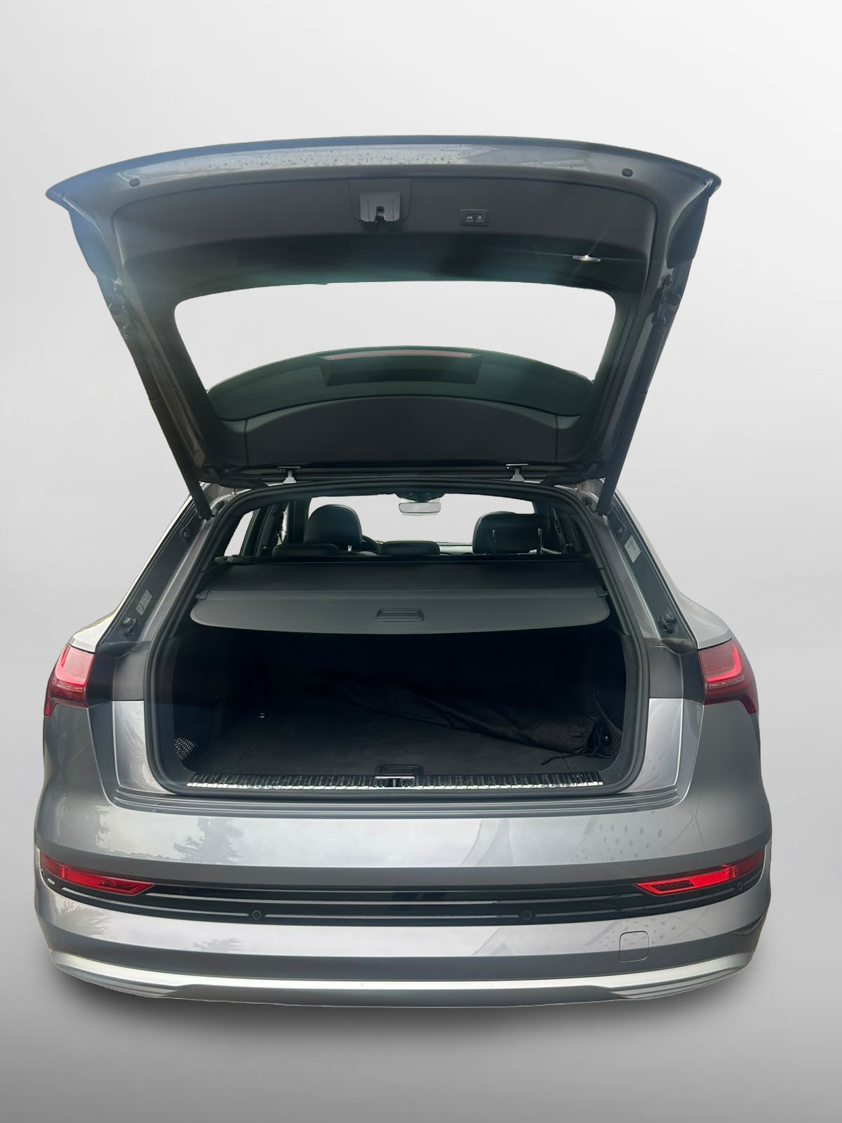 AUDI e-tron 55 Advanced quattro-image-9