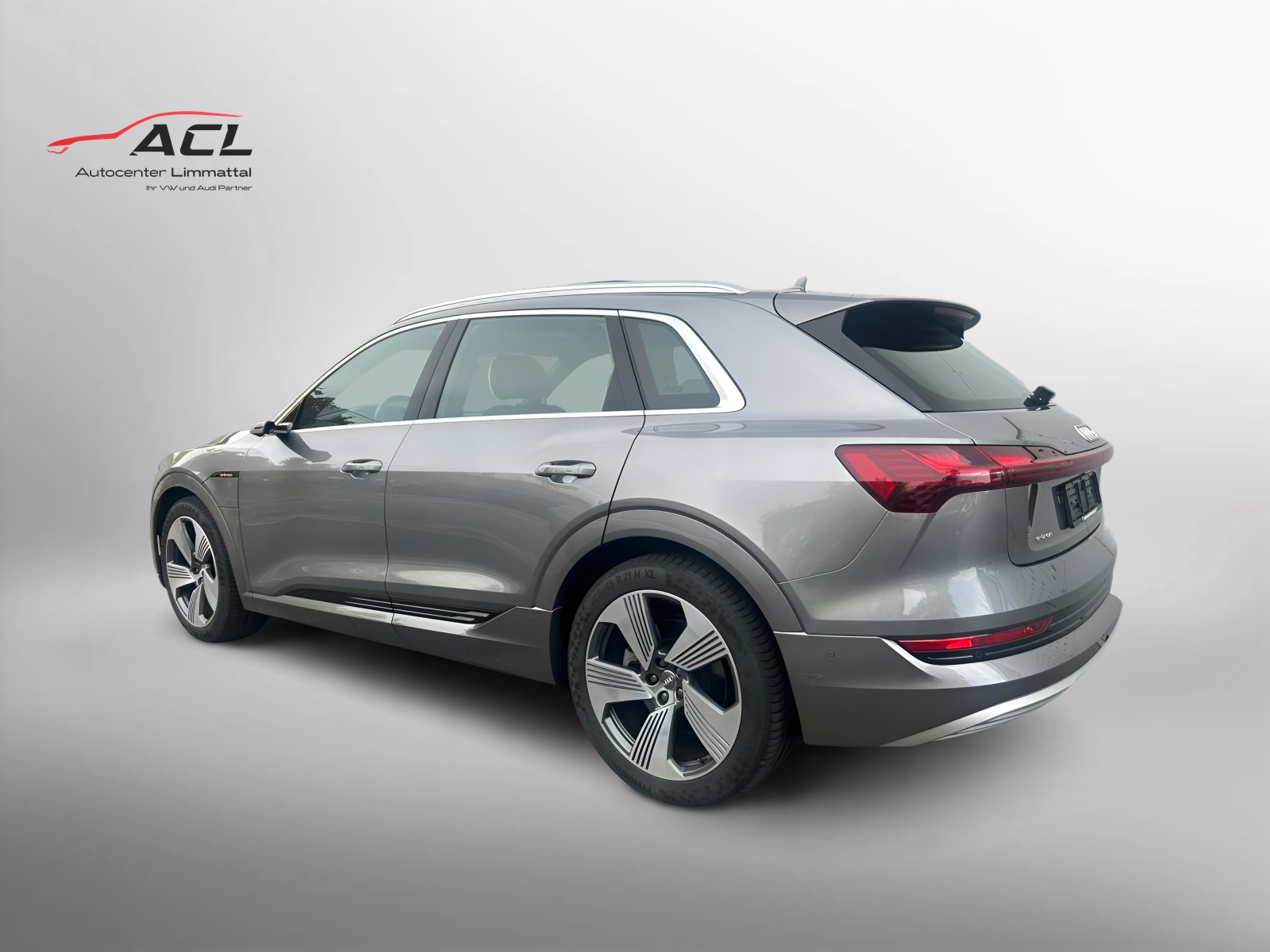 AUDI e-tron 55 Advanced quattro-image-7