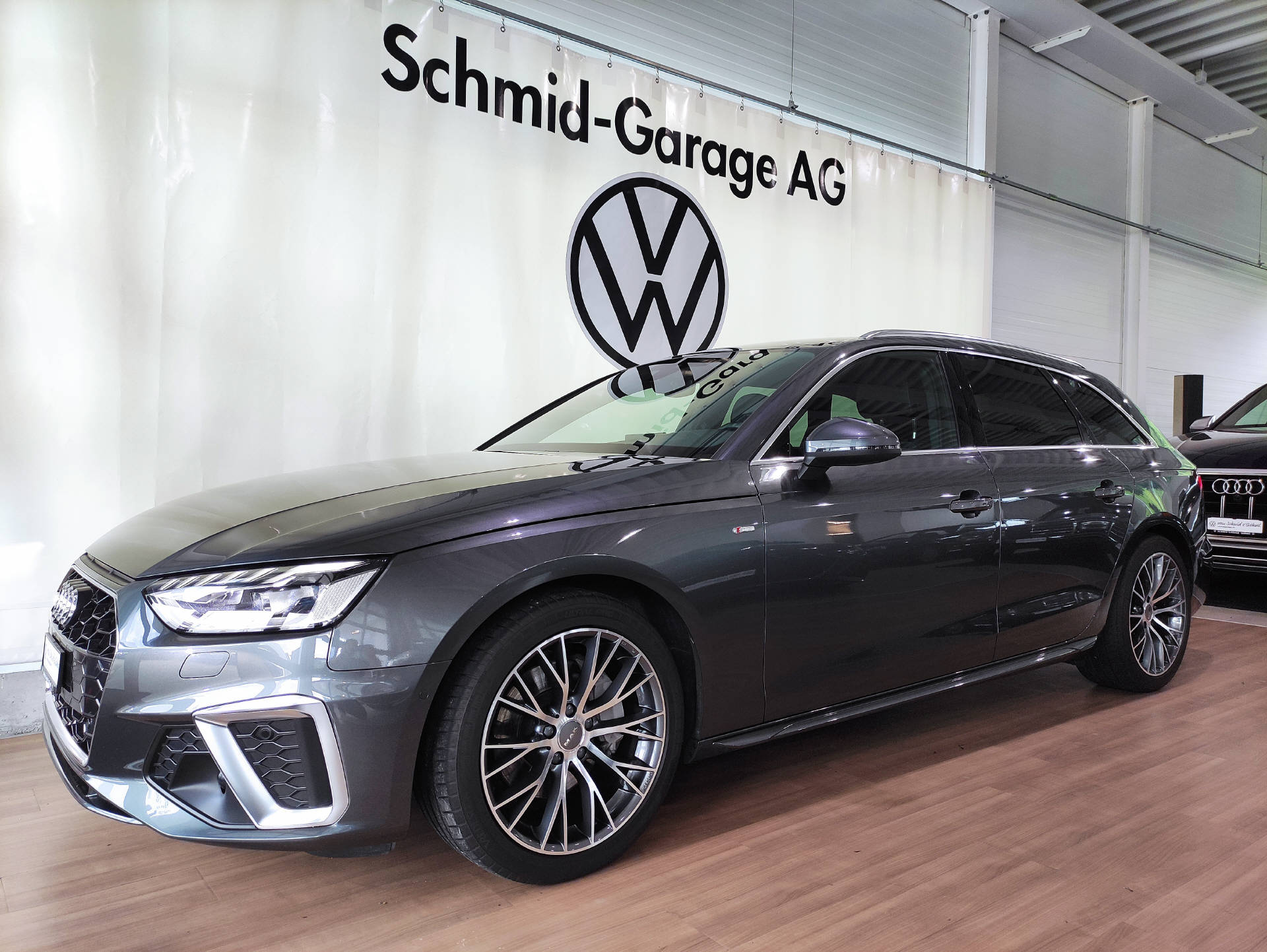 AUDI A4 Avant 40 TDI S Line quattro S-Tronic-image-1