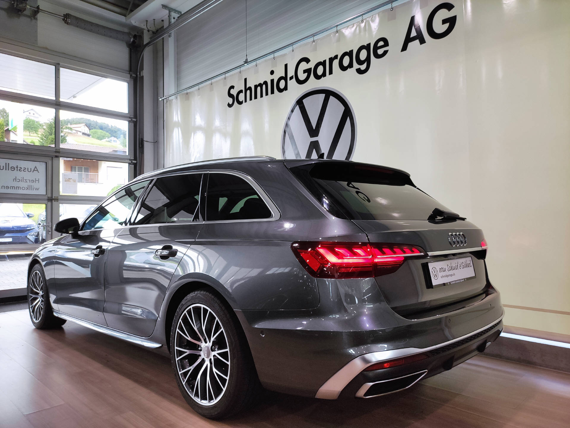 AUDI A4 Avant 40 TDI S Line quattro S-Tronic-image-16