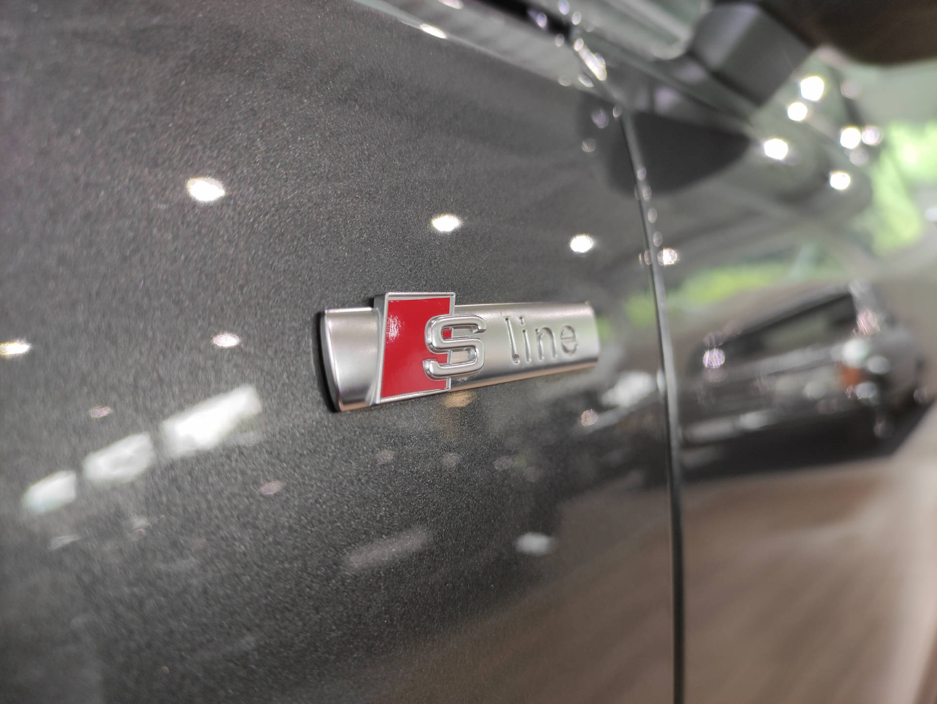 AUDI A4 Avant 40 TDI S Line quattro S-Tronic-image-2