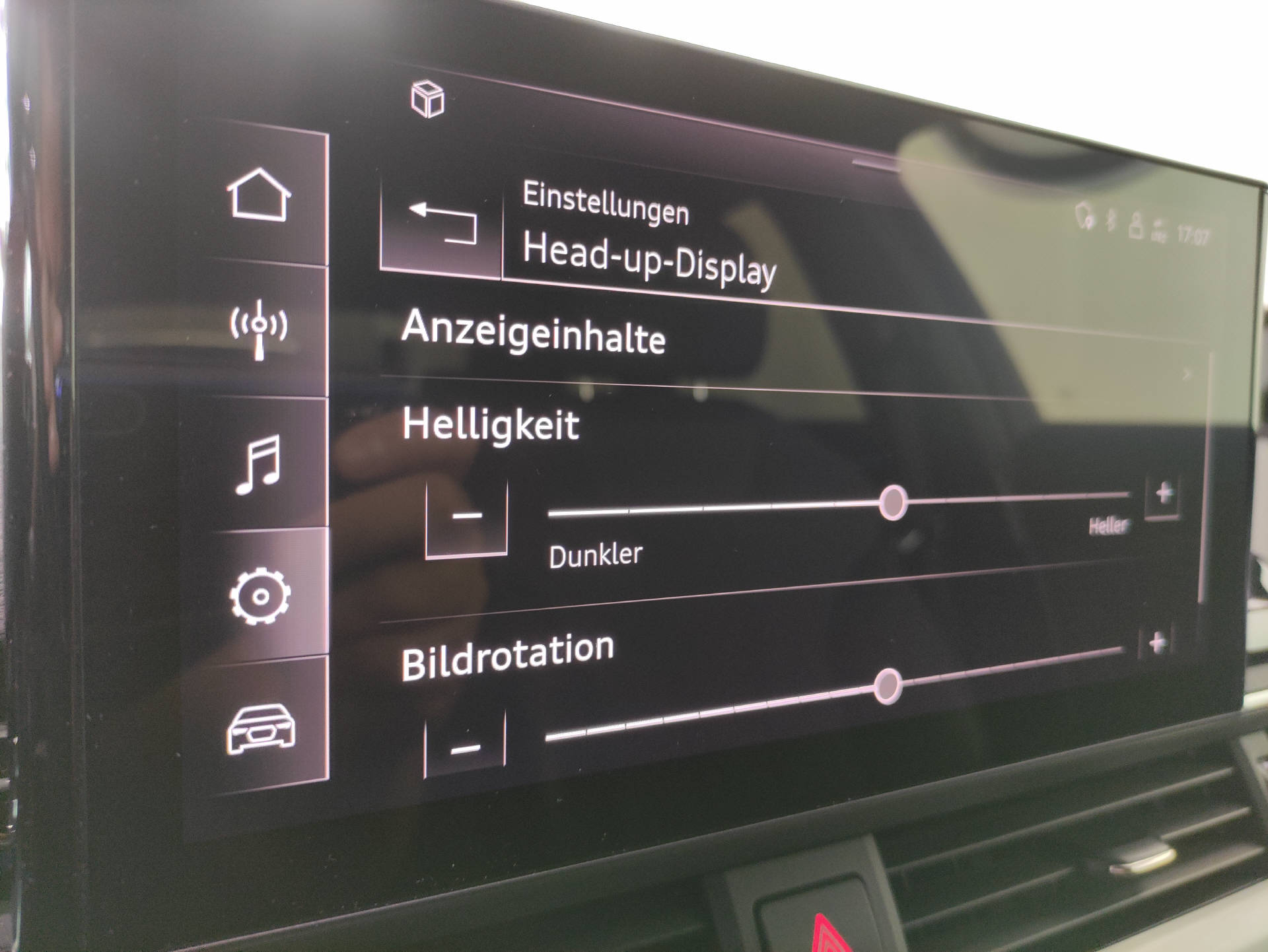 AUDI A4 Avant 40 TDI S Line quattro S-Tronic-image-8