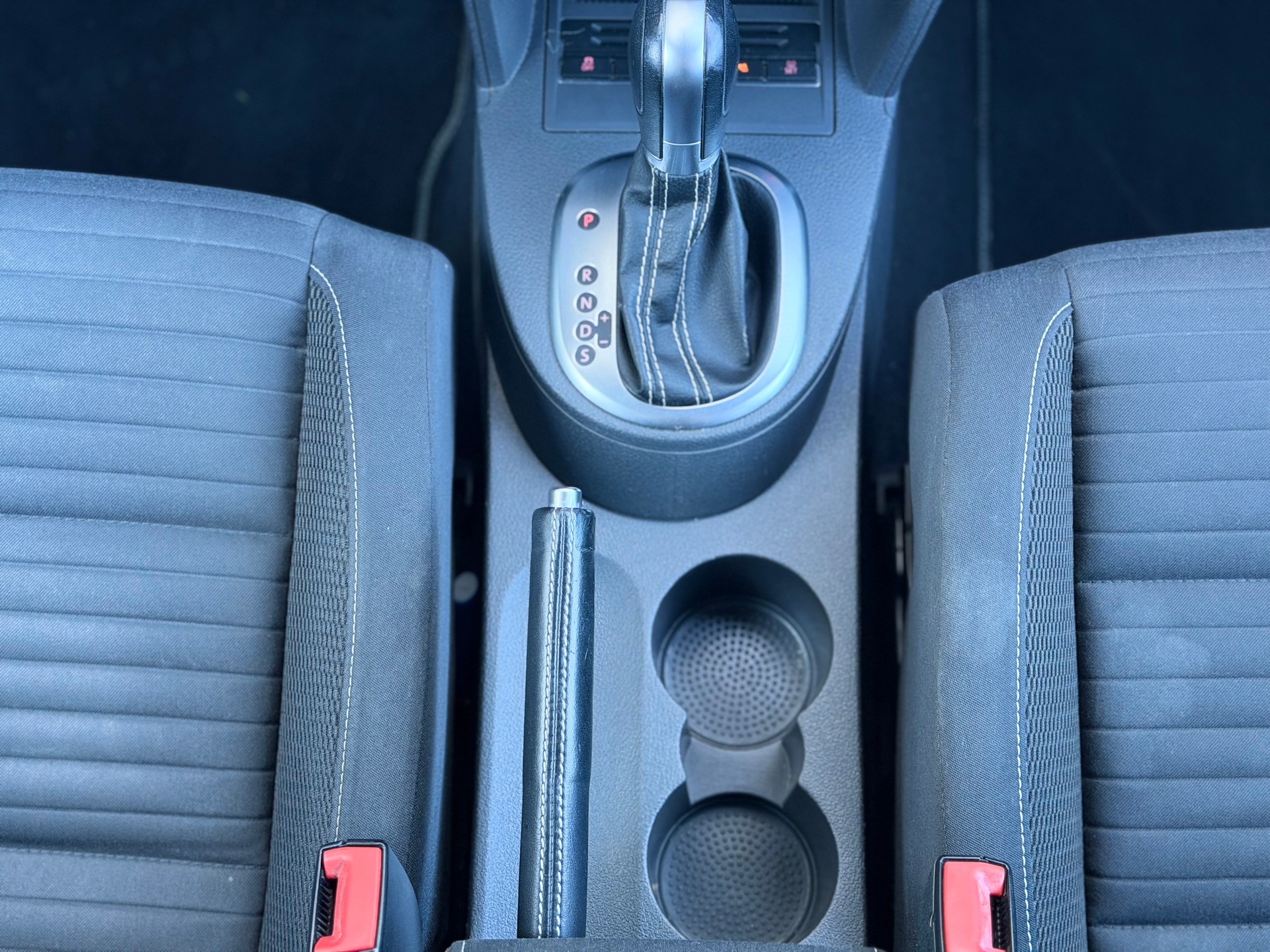 VW Touran 2.0 TDI BlueMotion Technology Cup DSG-image-15