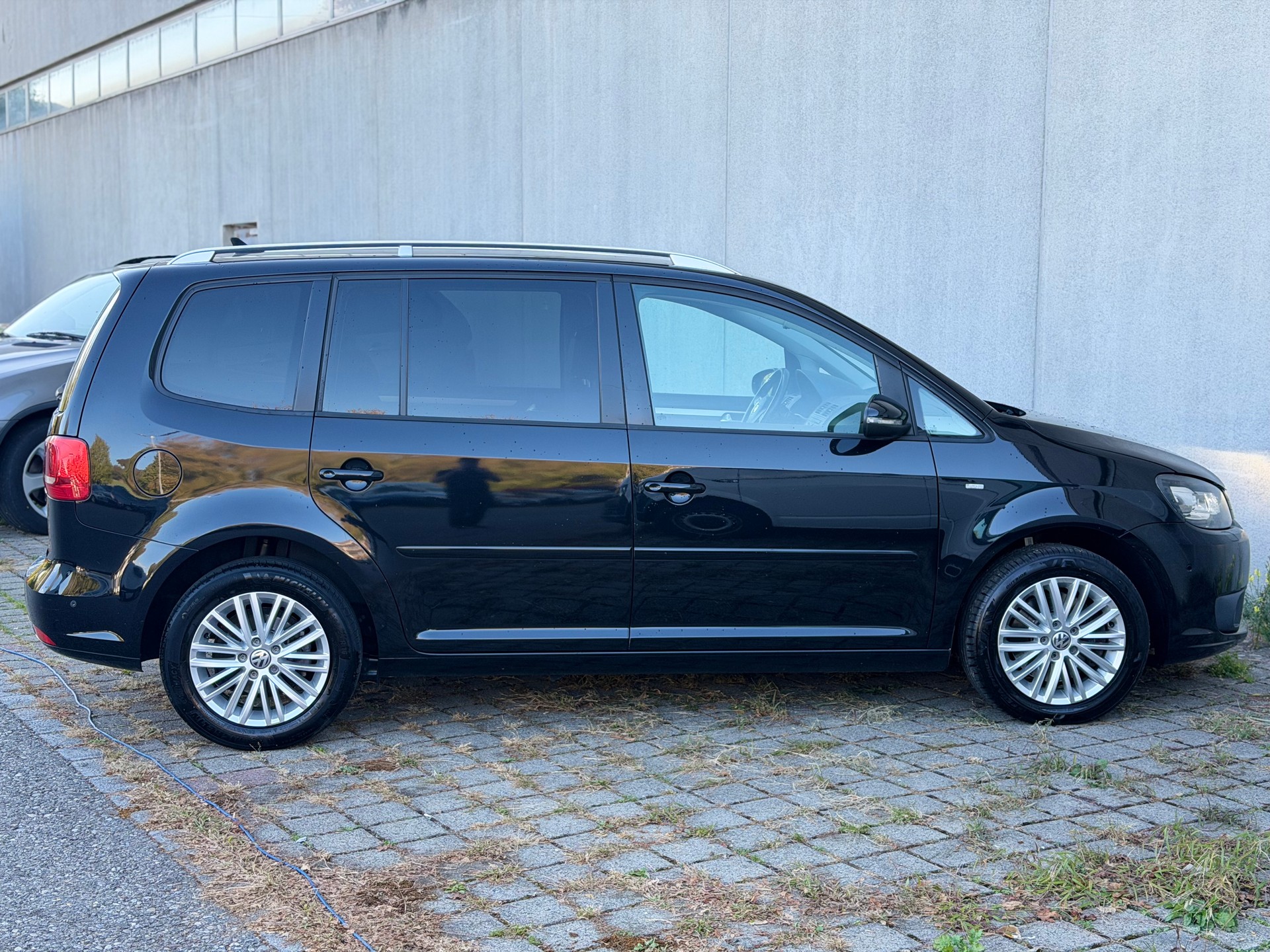 VW Touran 2.0 TDI BlueMotion Technology Cup DSG-image-5