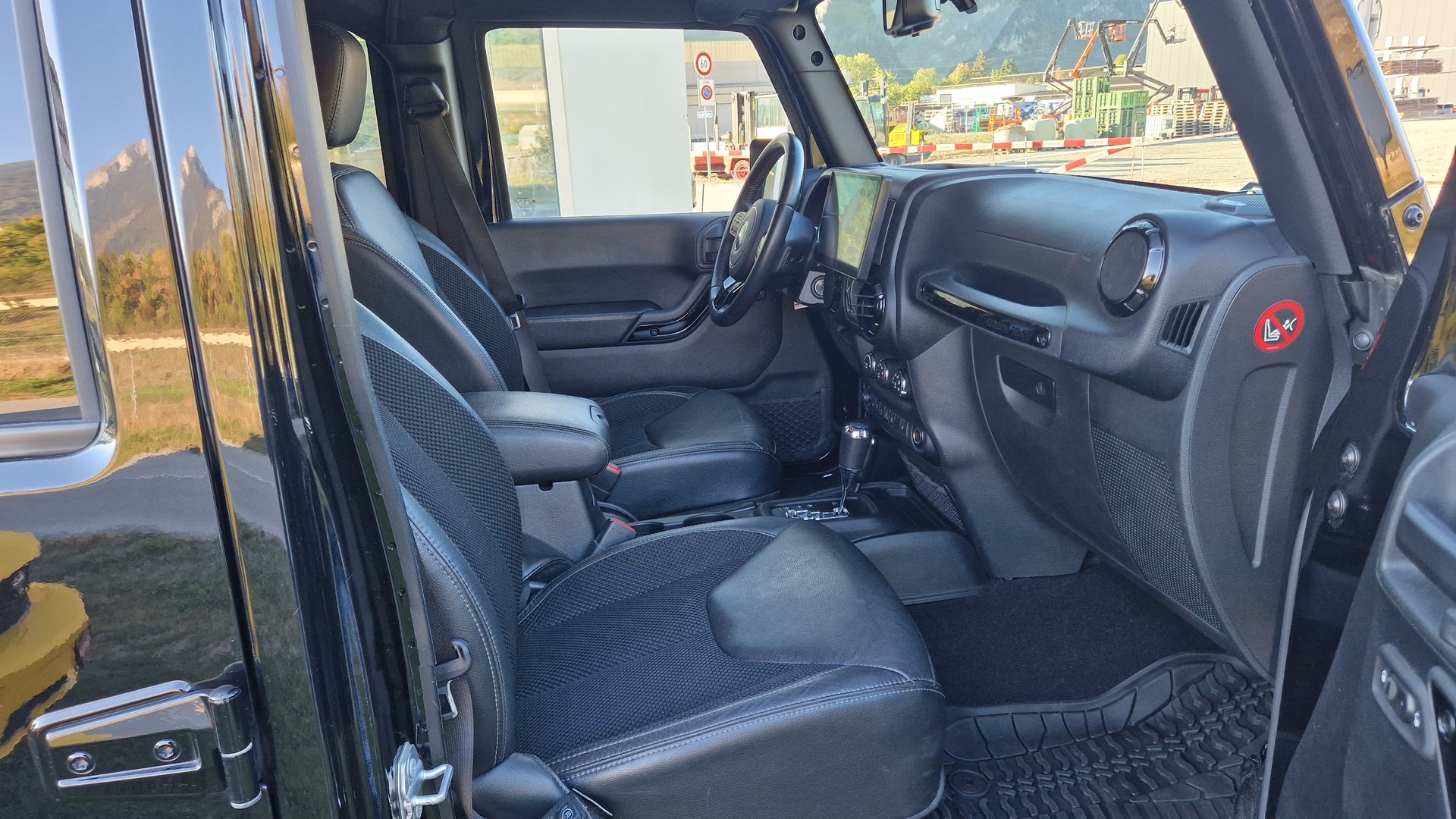 JEEP Wrangler 2.8CRD Unlimited Night Eagle Automatic-image-15