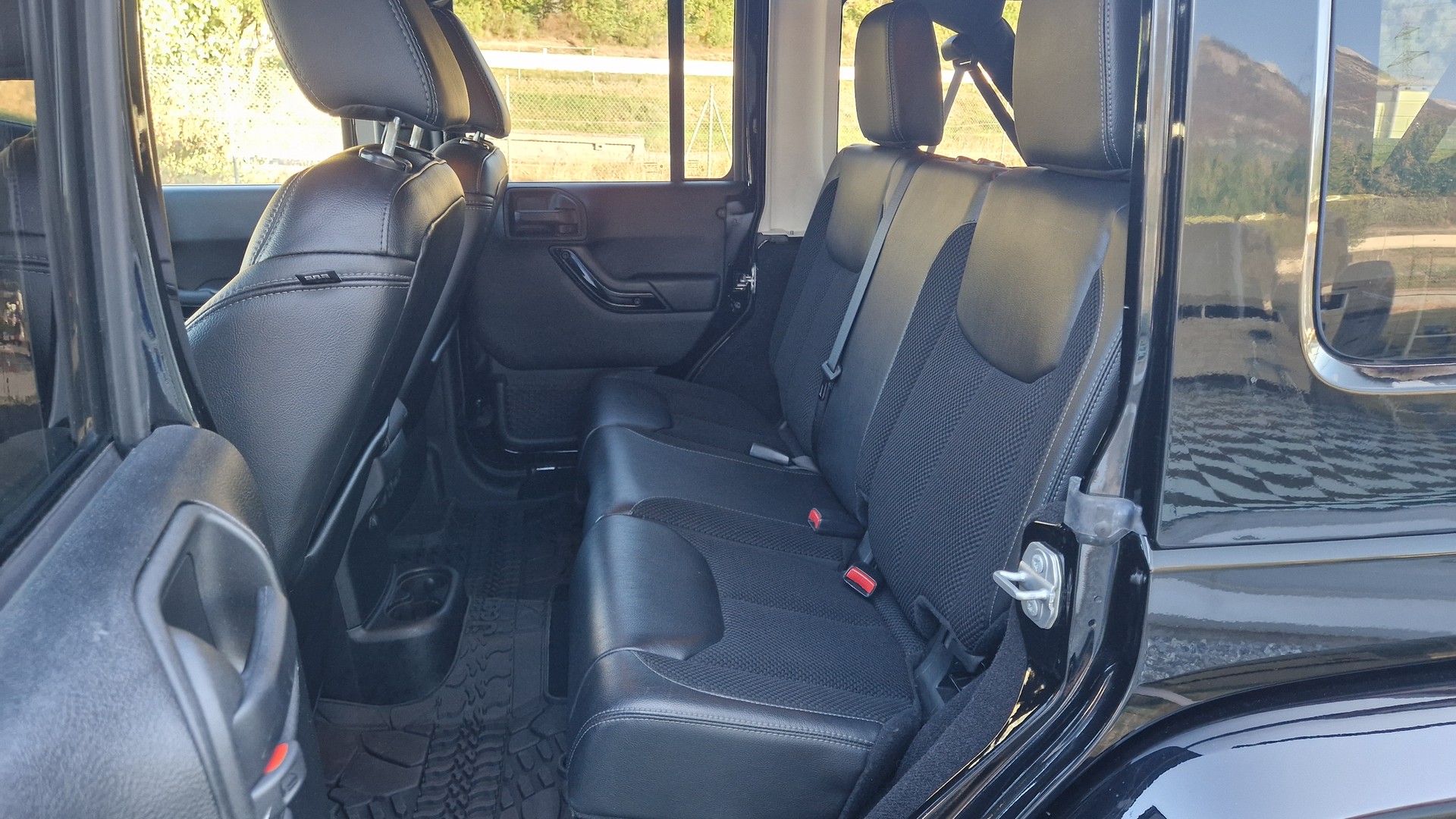 JEEP Wrangler 2.8CRD Unlimited Night Eagle Automatic-image-13