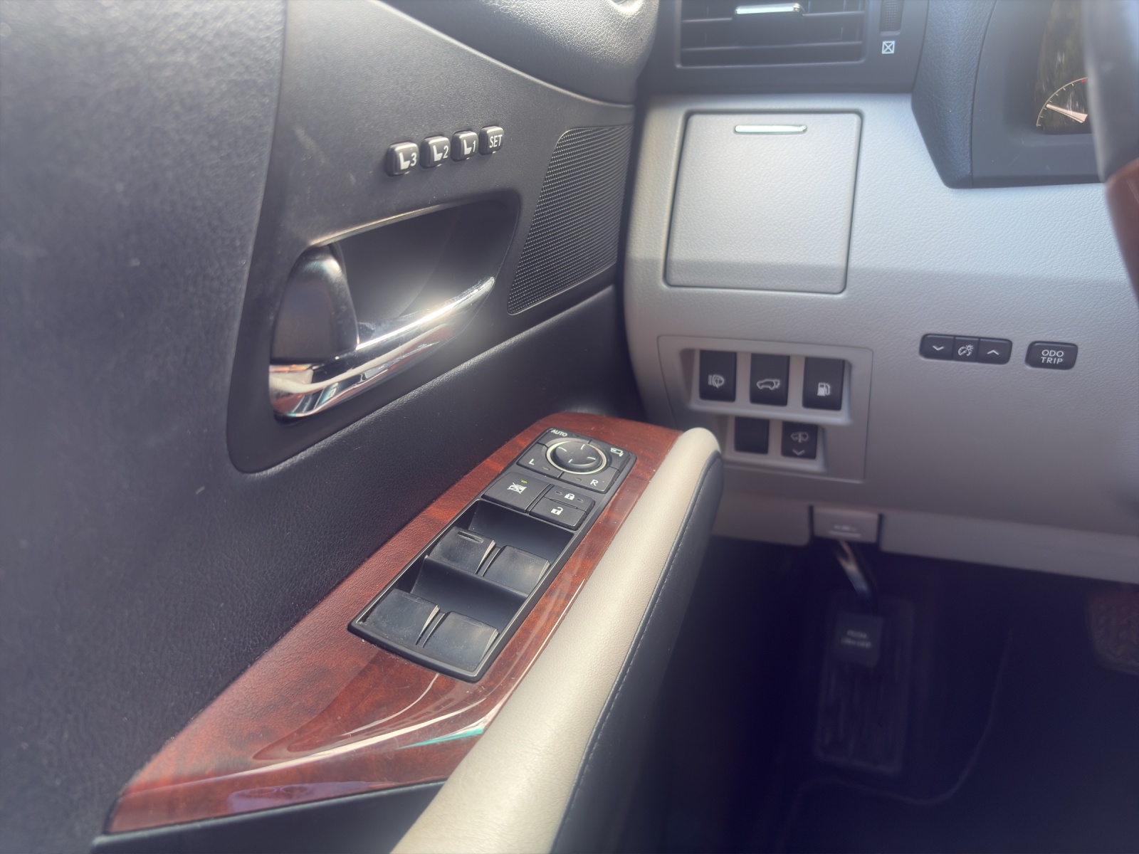 LEXUS RX 450h Limited AWD Automatic-image-12