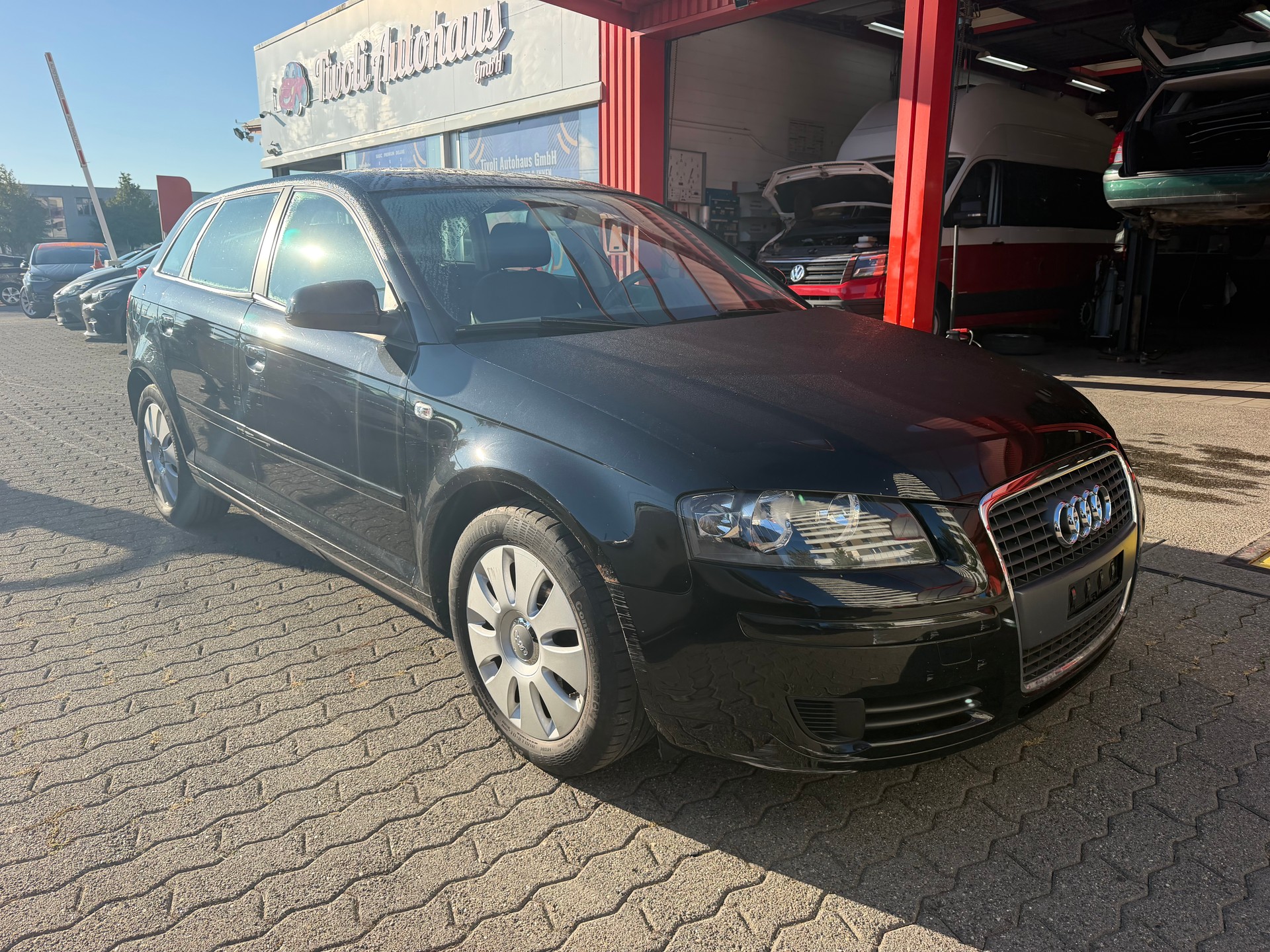 AUDI A3 Sportback 1.8 Turbo FSI Attraction-image-1
