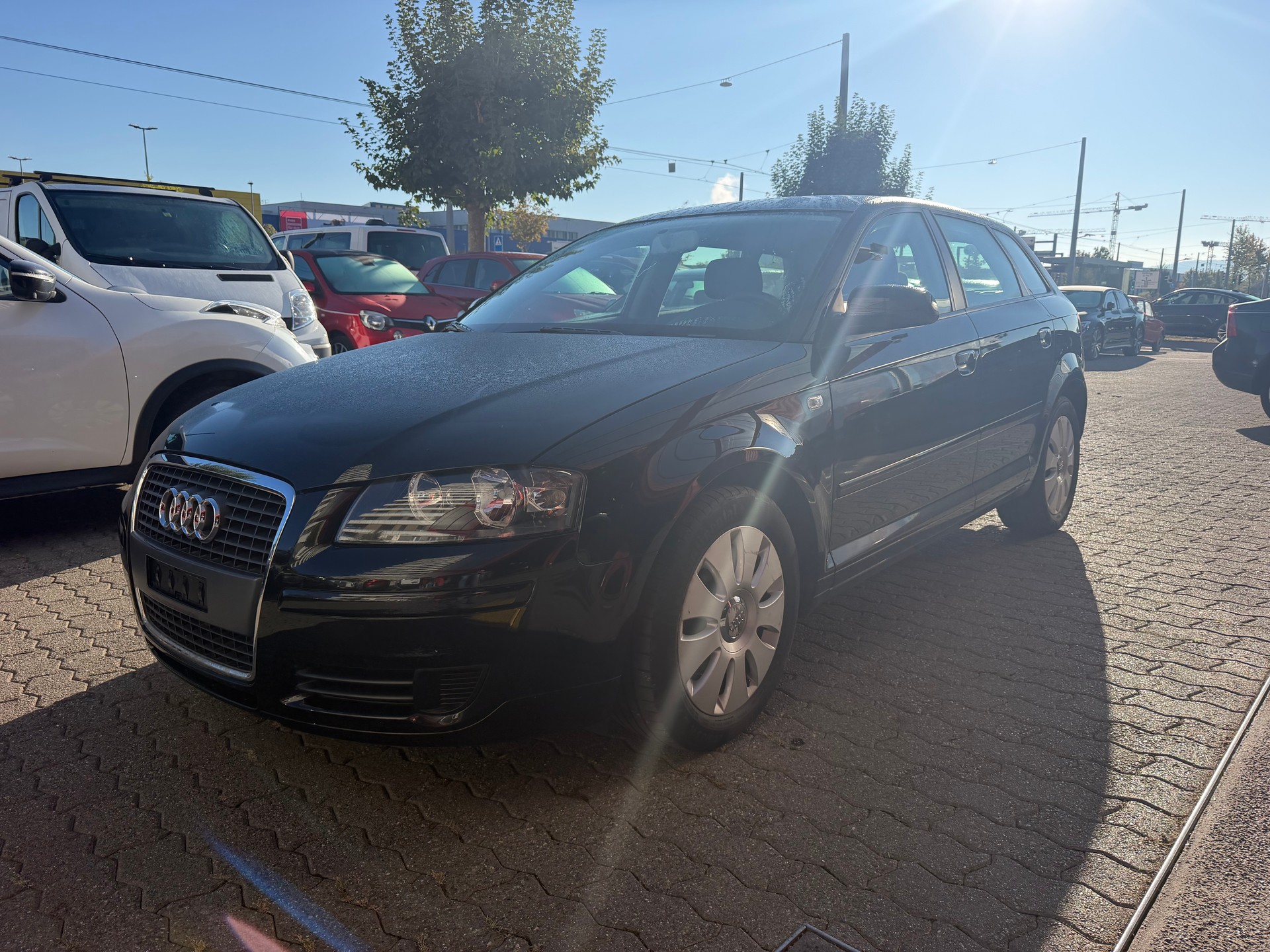 AUDI A3 Sportback 1.8 Turbo FSI Attraction-image-0
