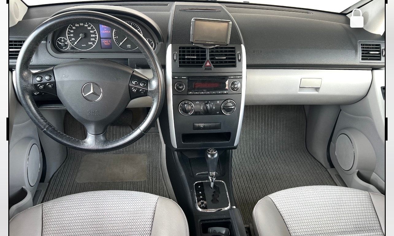 MERCEDES-BENZ A 170 Avantgarde-image-2
