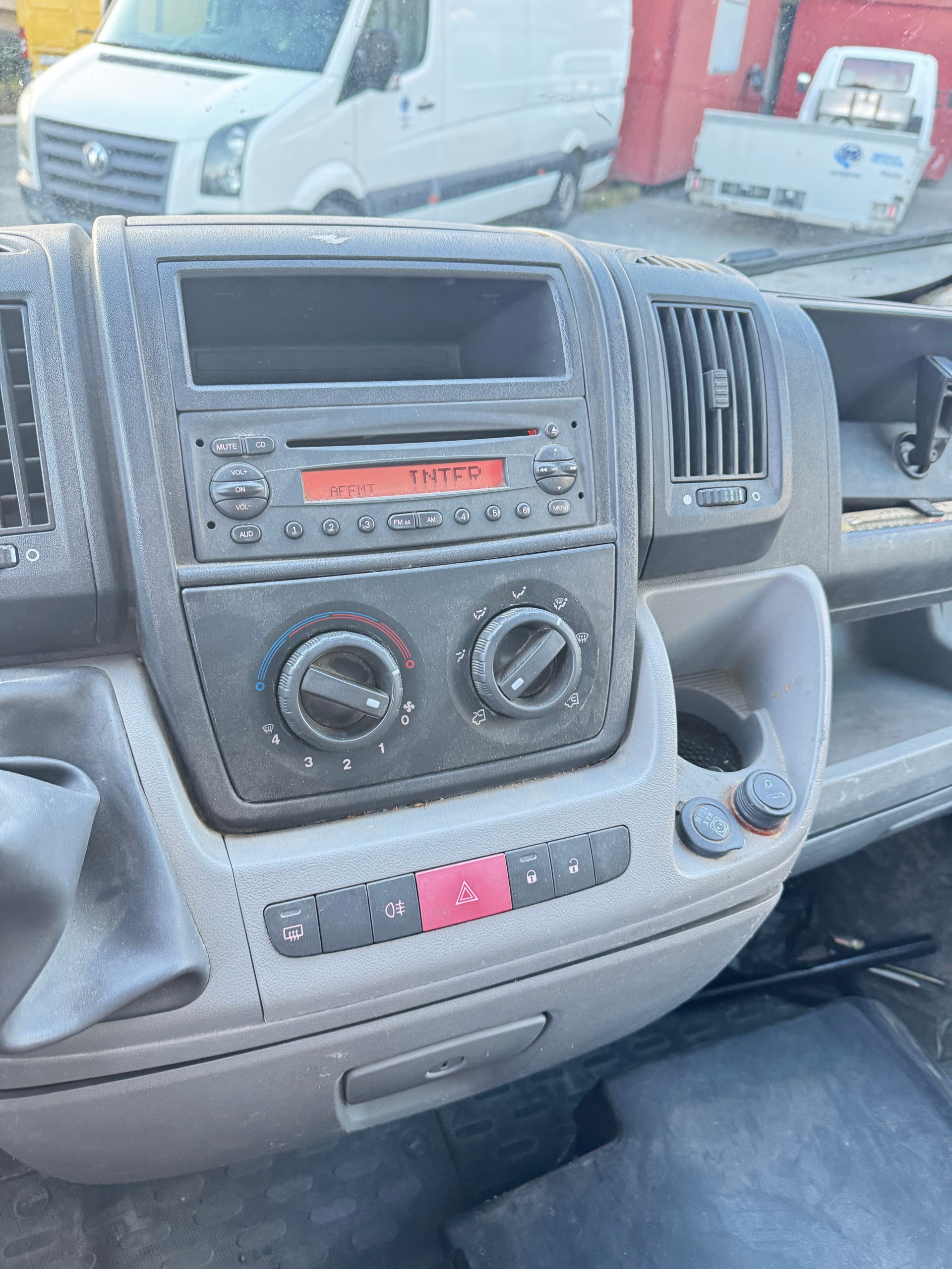 PEUGEOT Boxer 2.2 HDI 335 L2-image-9