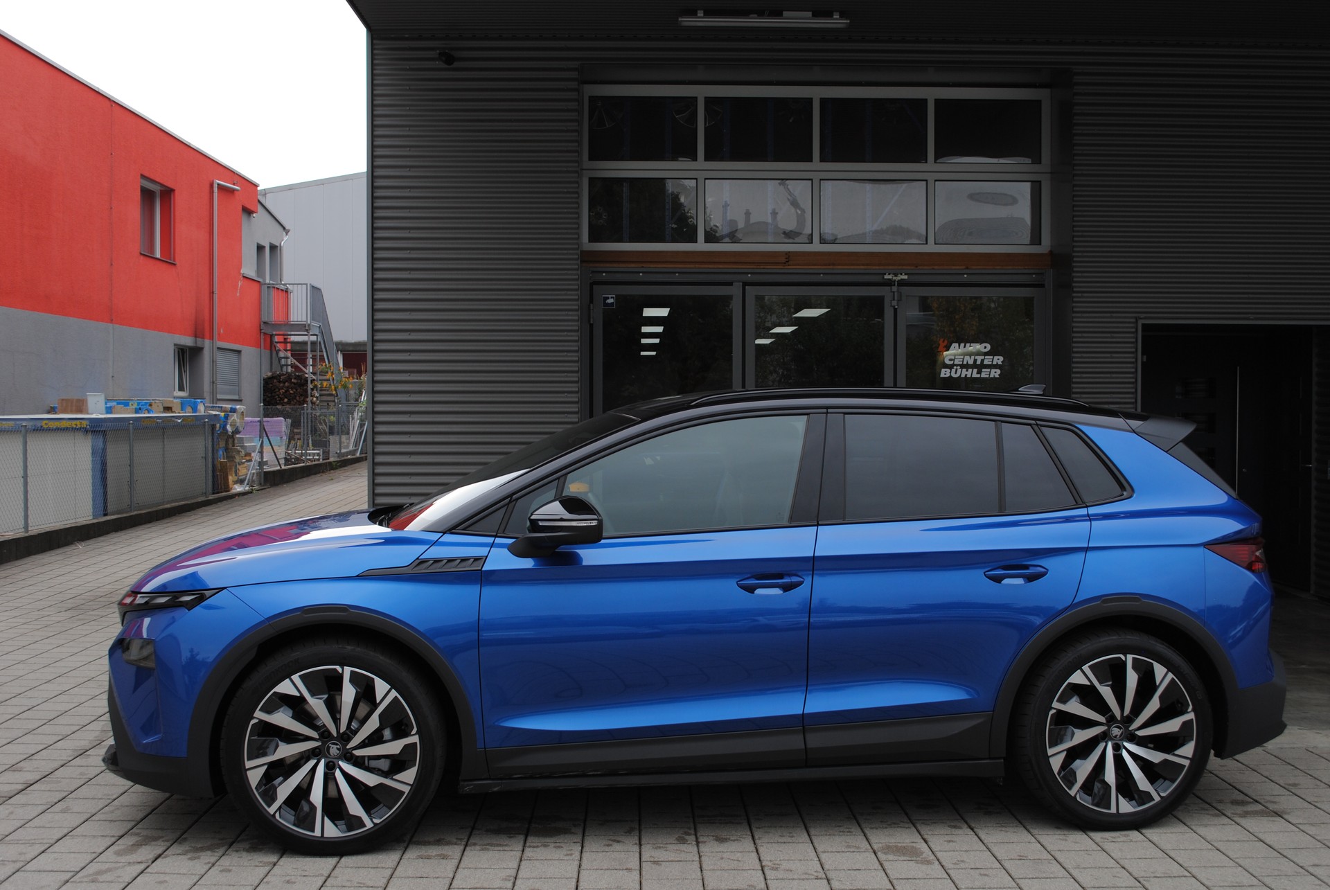 SKODA Elroq 85x Sportline 4x4-image-4