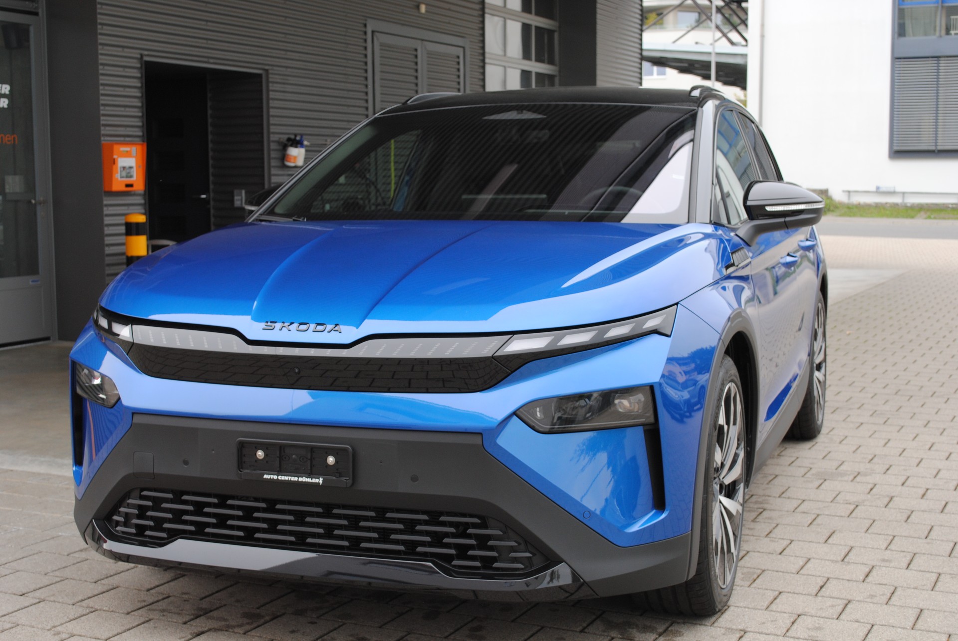 SKODA Elroq 85x Sportline 4x4-image-1