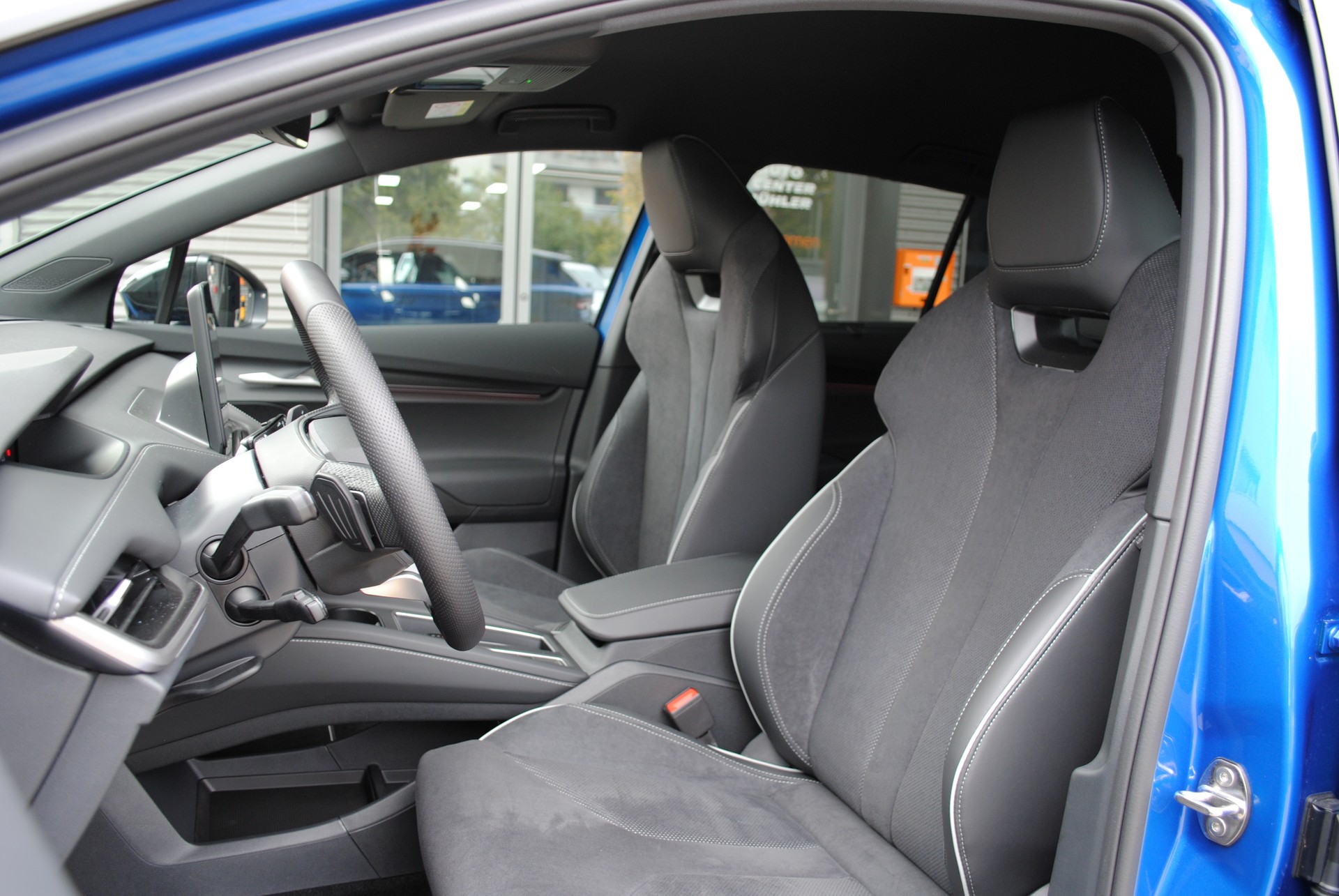 SKODA Elroq 85x Sportline 4x4-image-10