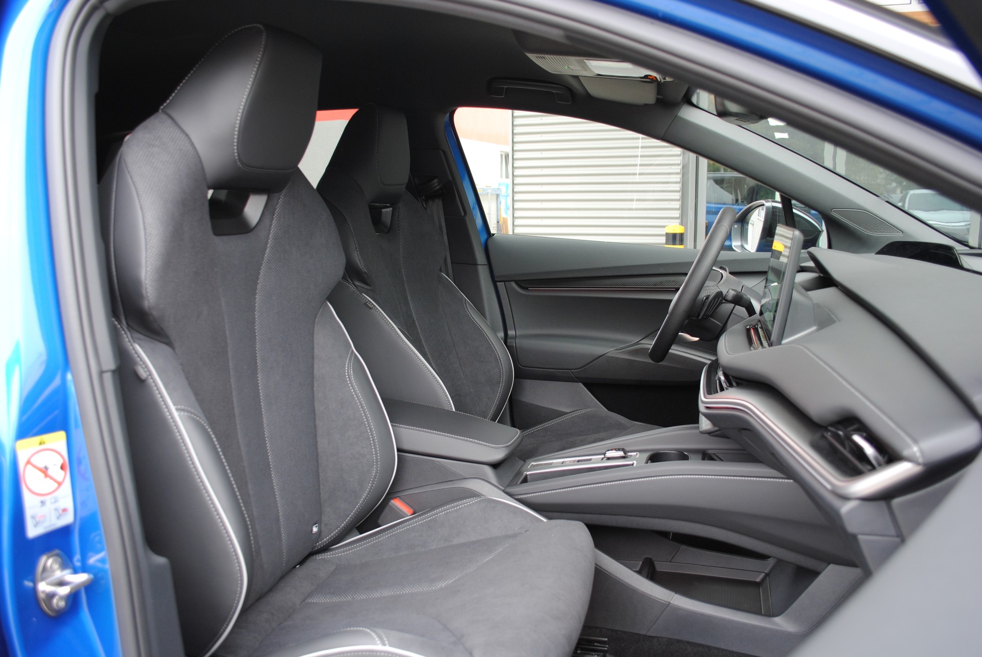 SKODA Elroq 85x Sportline 4x4-image-15